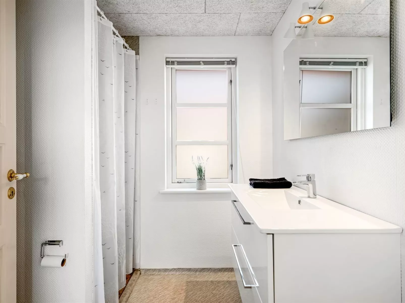 "Torhild" - 700m from the sea-Binnen