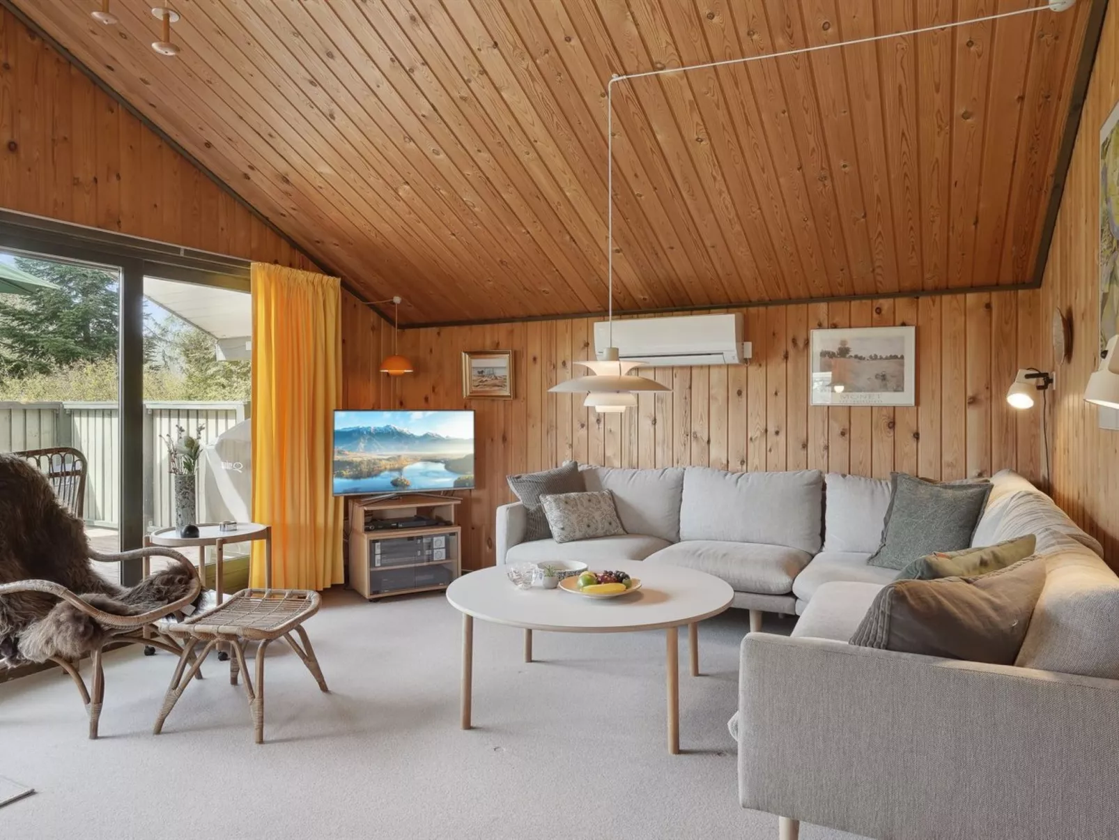 "Winter" - 500m from the sea-Binnen