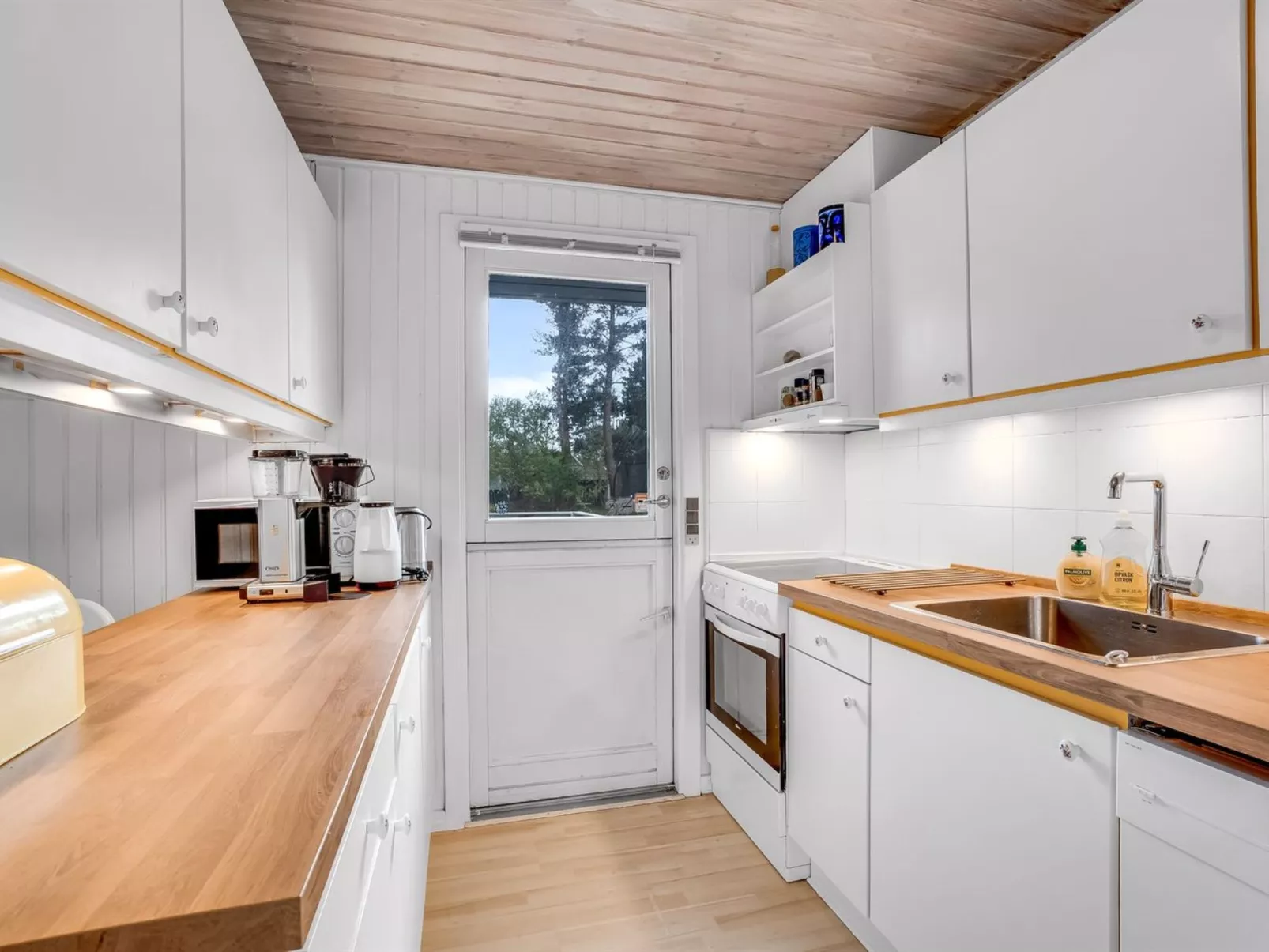 "Asmine" - 670m from the sea-Binnen