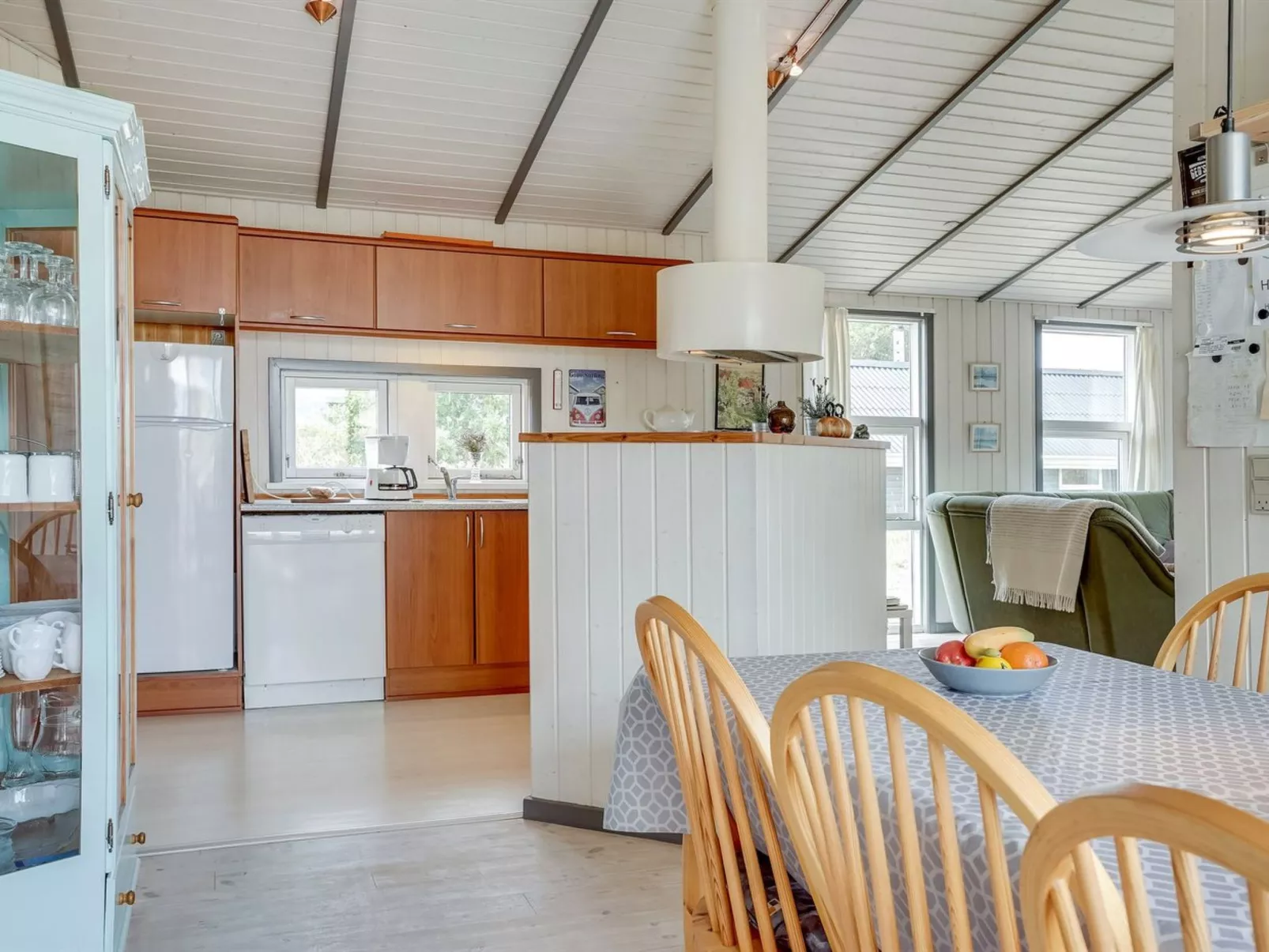 "Floria" - 1.4km from the sea-Binnen