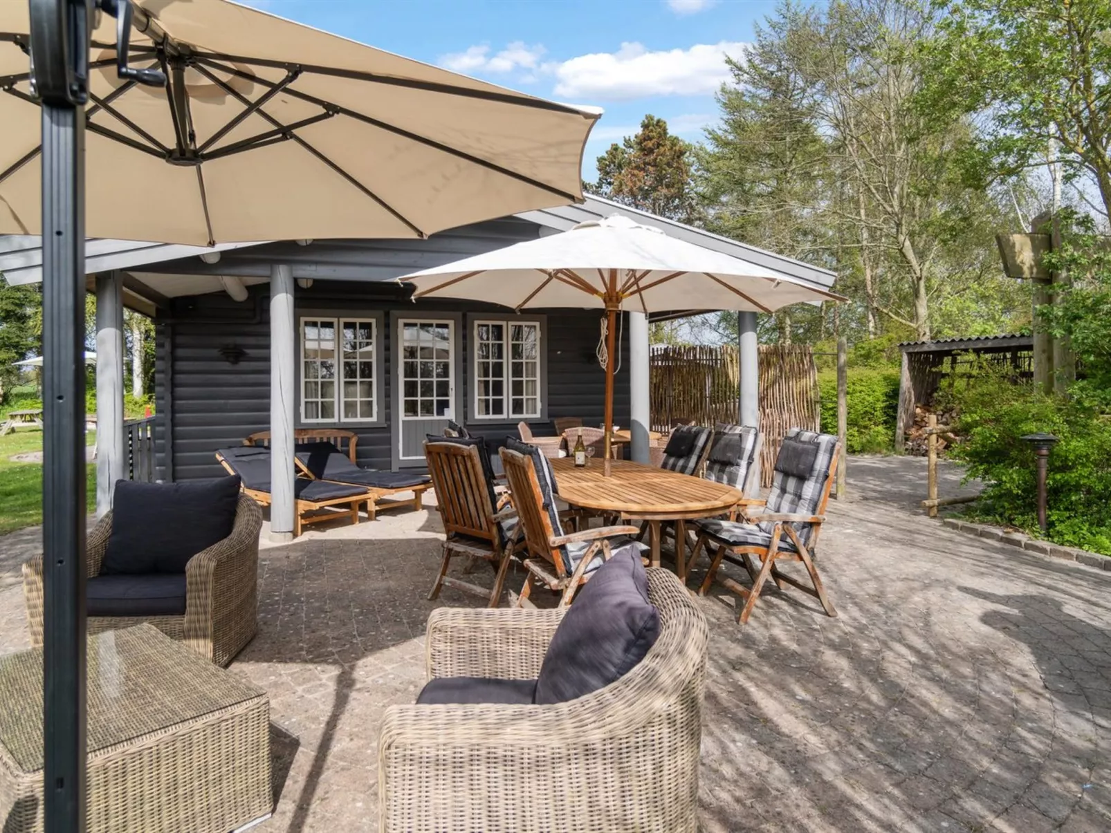 "Till" - 1.6km from the sea-Buiten