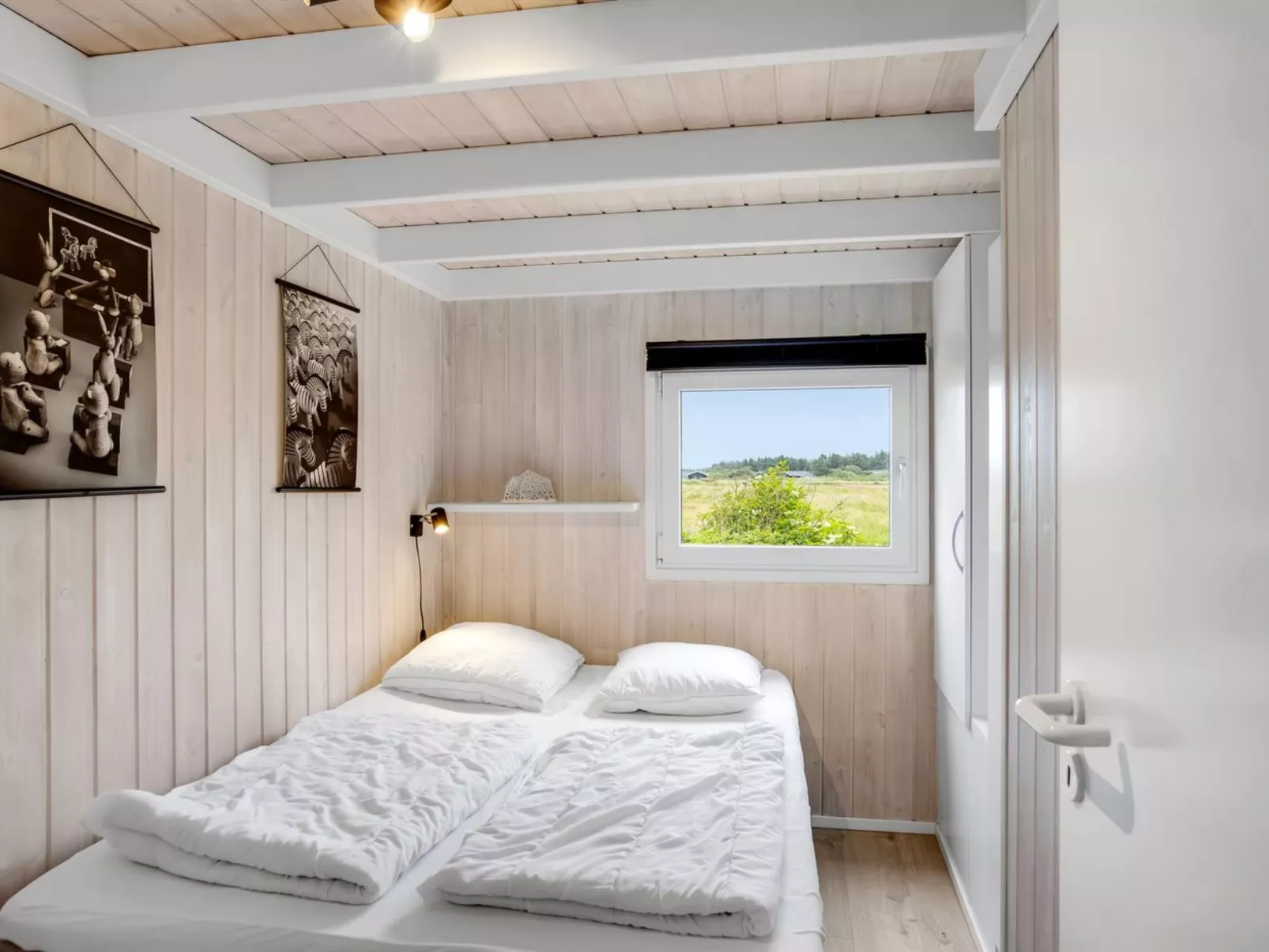 "Tinja" - 700m from the sea-Binnen