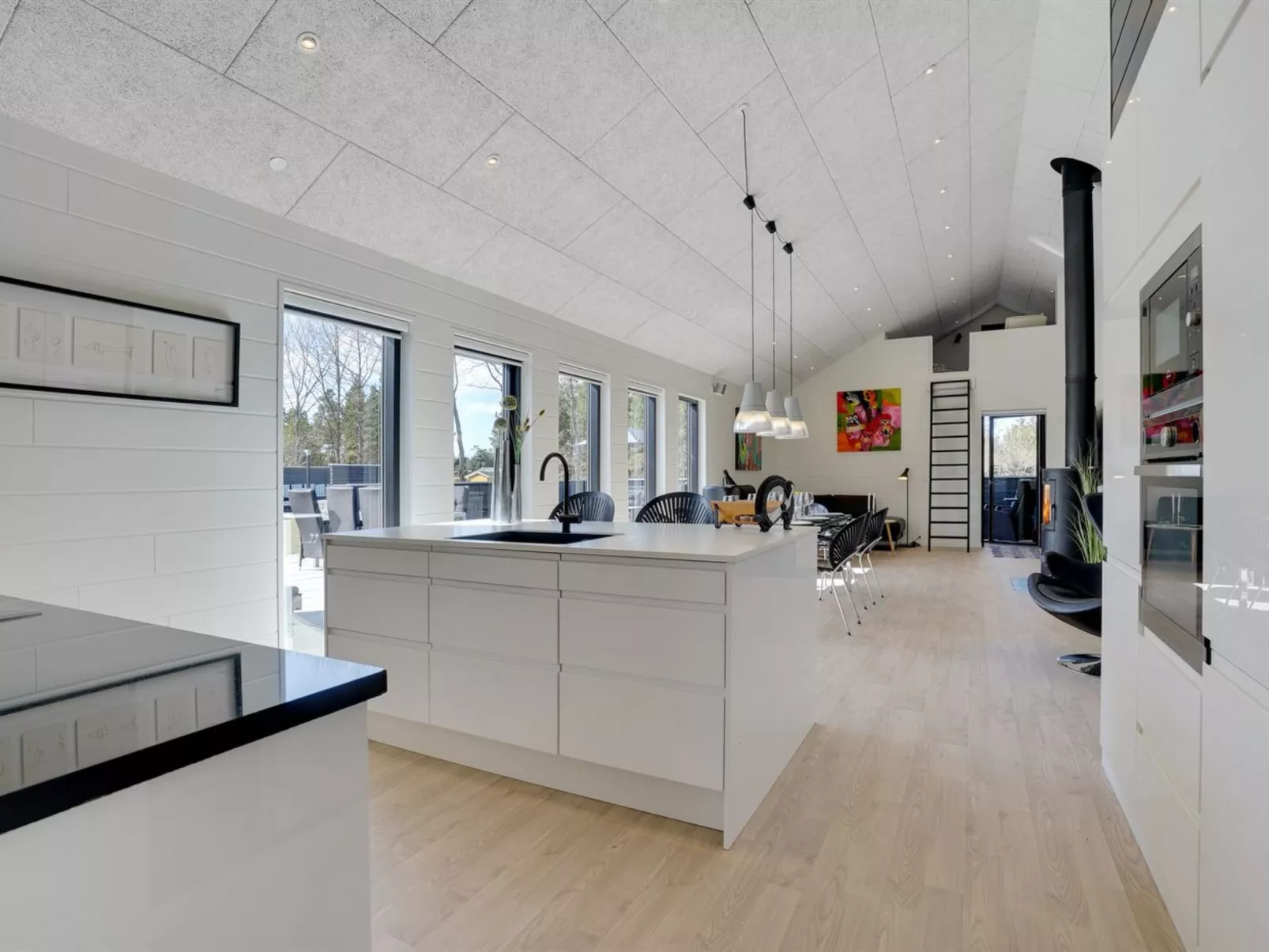 "Henrikke" - 500m to the fjord-Binnen