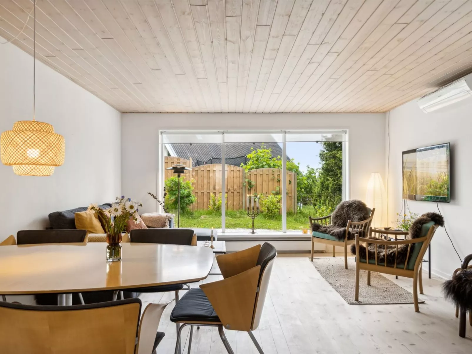 "Lenaya" - 1km from the sea-Binnen