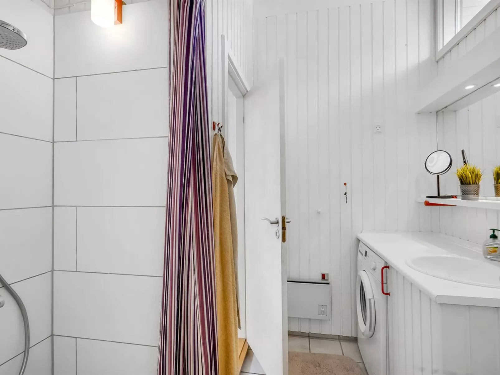 "Amai" - 100m from the sea-Binnen