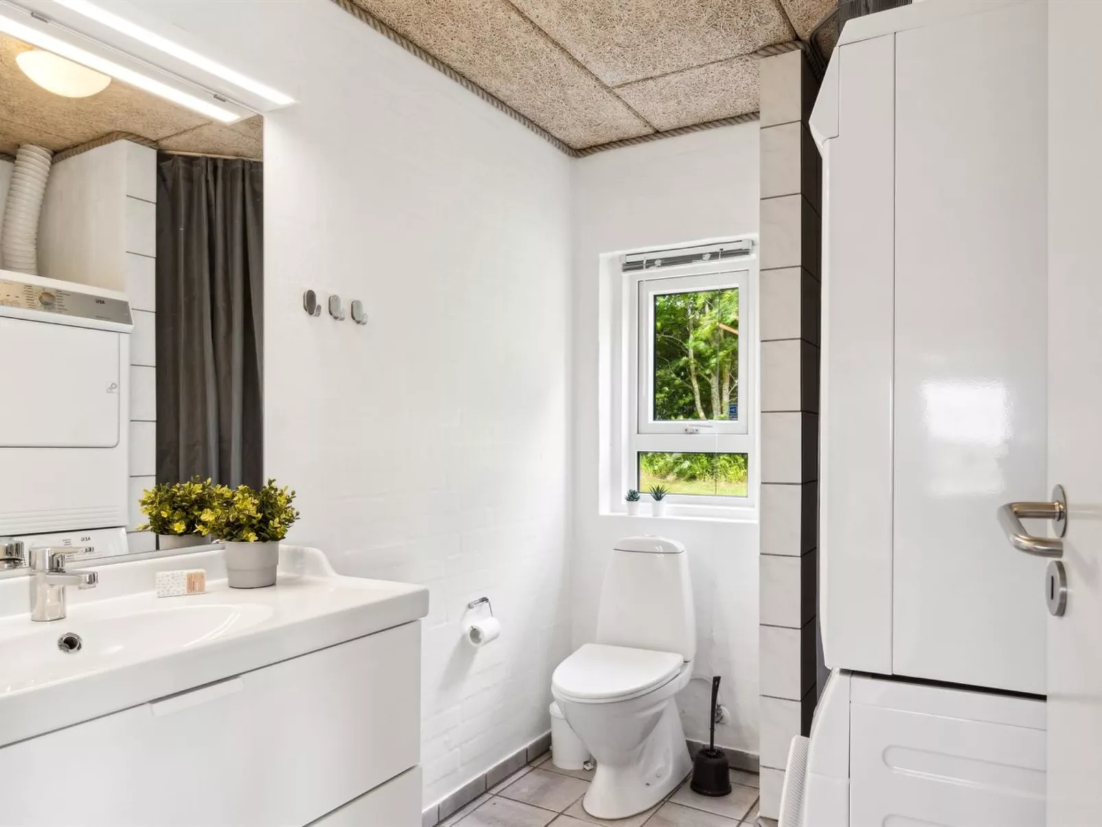 "Katharine" - 175m from the sea-Binnen