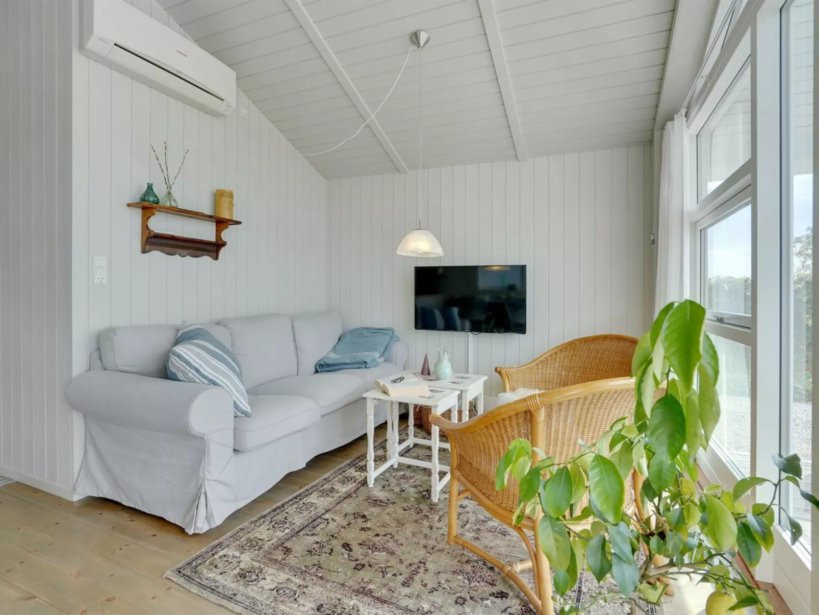 "Liutulf" - 40m from the sea-Binnen