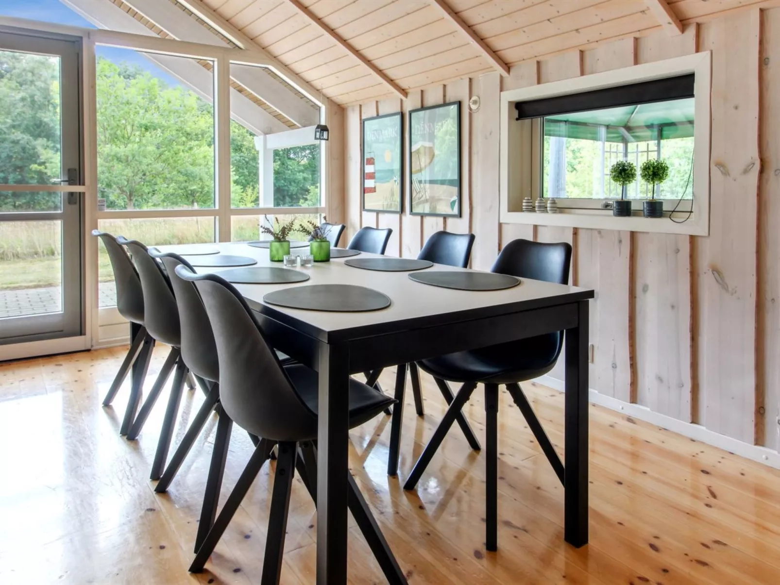 "Sanna" - 30km from the sea-Binnen