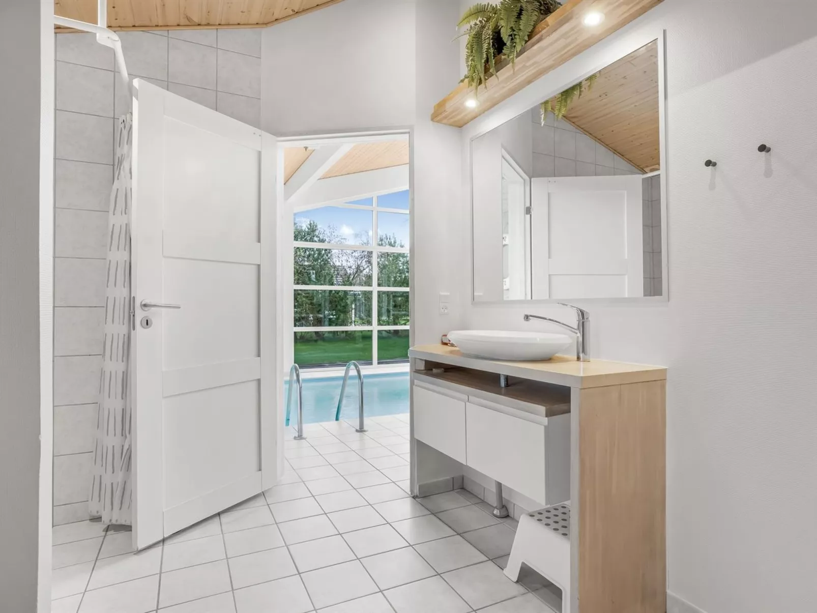 "Helena" - 700m from the sea-Binnen