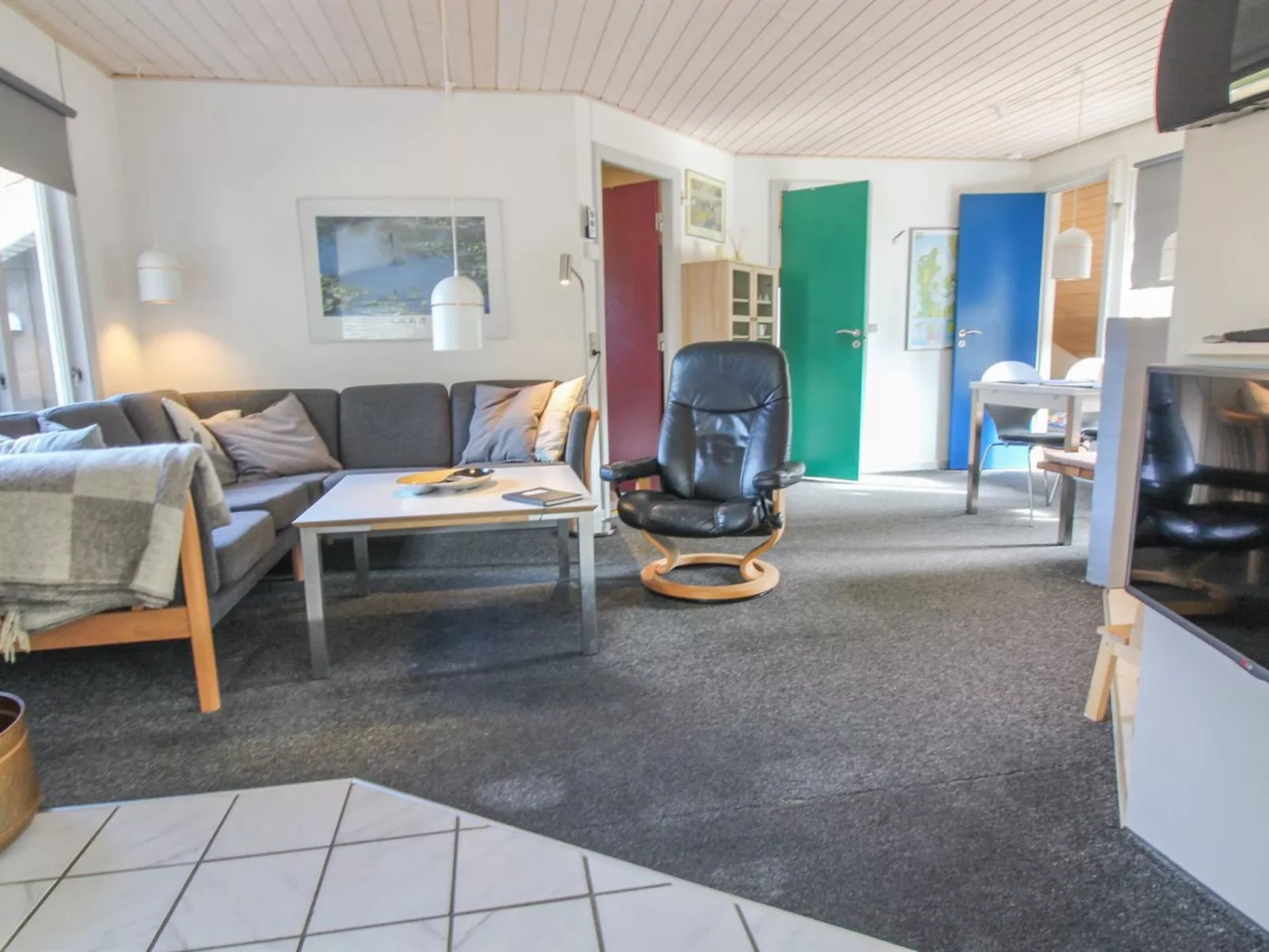 "Augustine" - 1.6km from the sea-Binnen