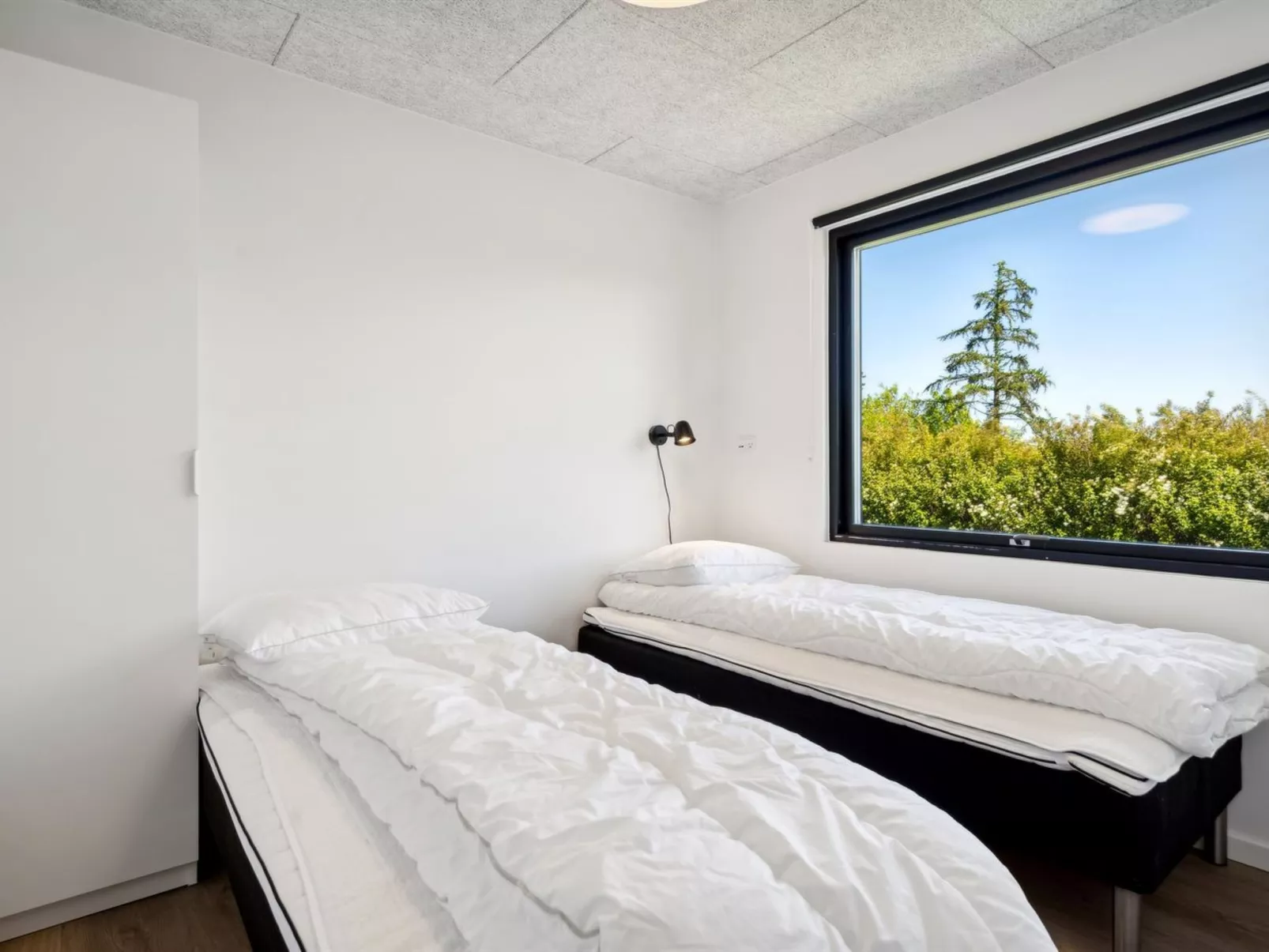 "Eunice" - 850m from the sea-Binnen