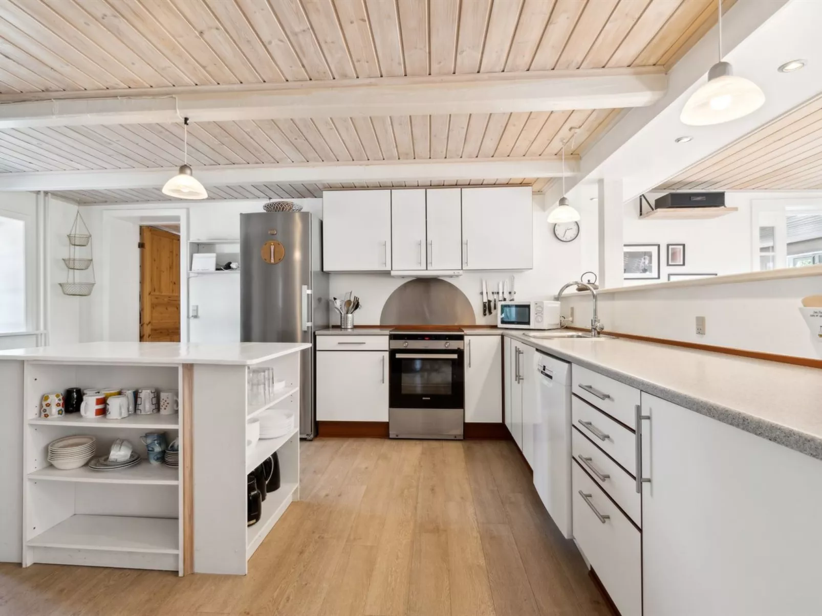 "Ieva" - 3.9km from the sea-Binnen