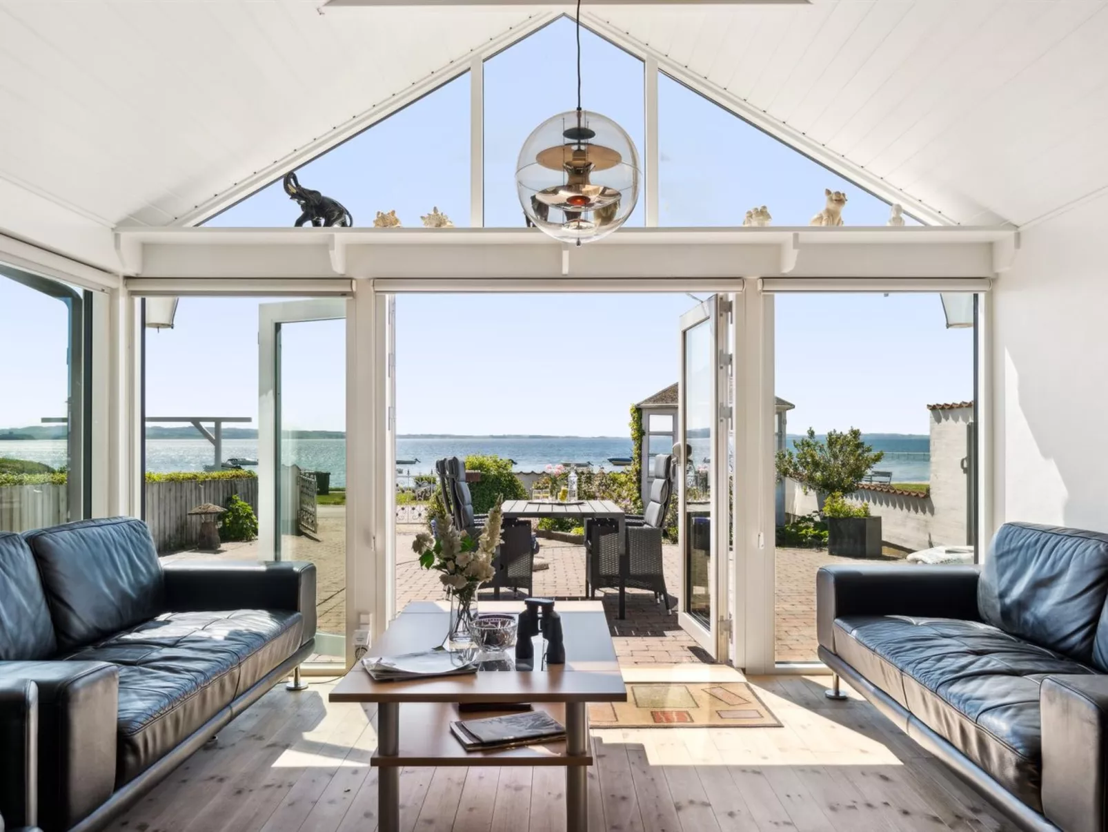 "Michel" - 25m from the sea-Binnen