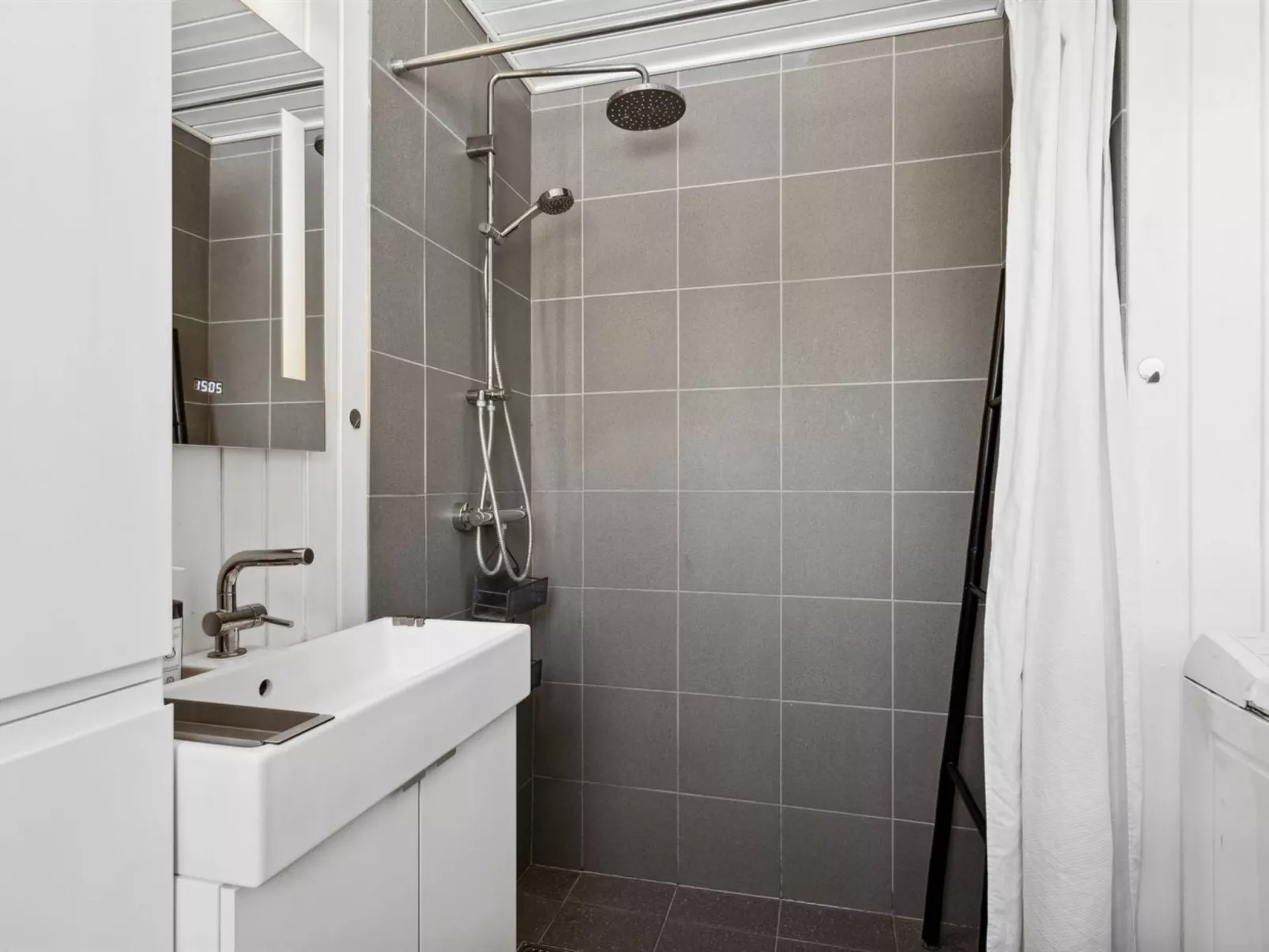 "Manfred" - 250m from the sea-Binnen