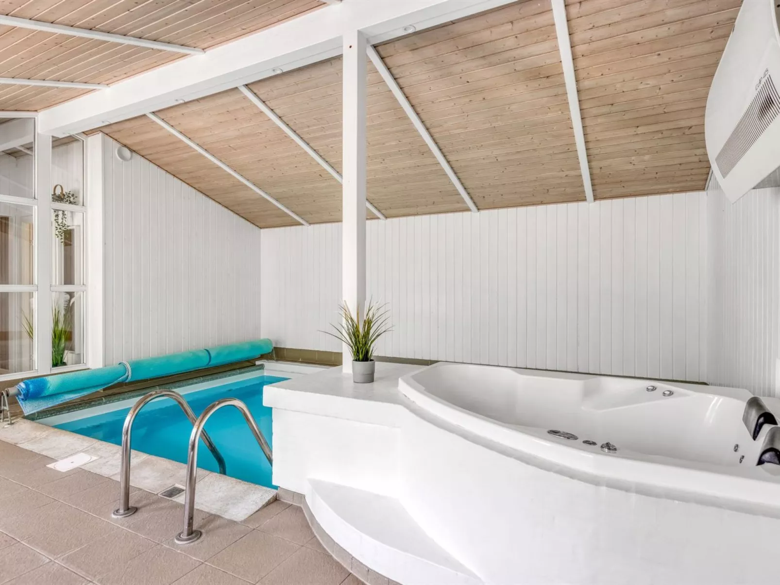 "Yngve" - 1.2km from the sea-Binnen