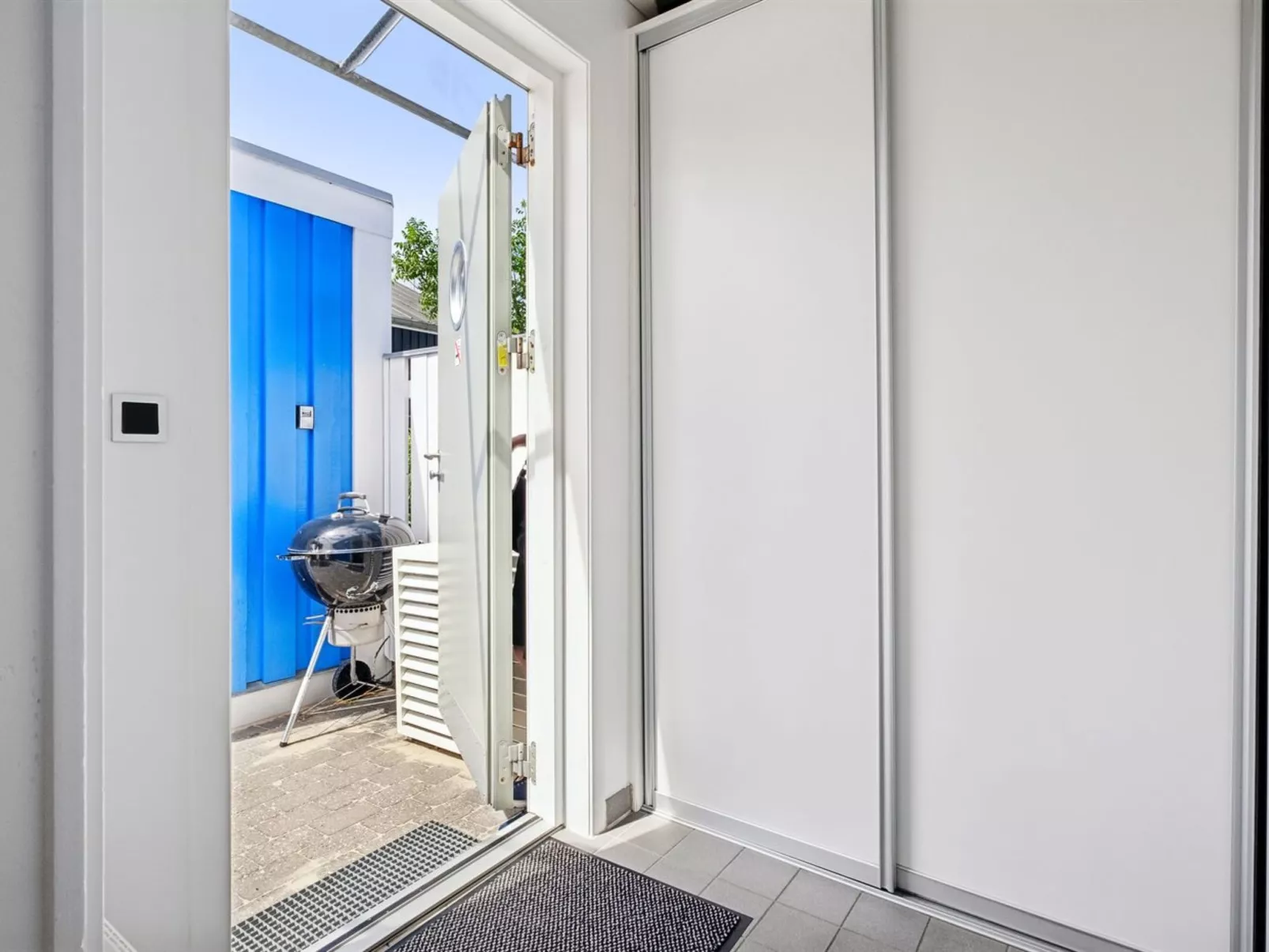 "Jænis" - 10m from the sea-Binnen