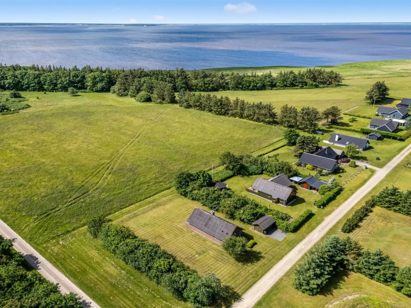 "Arlin" - 380m to the fjord-Buiten