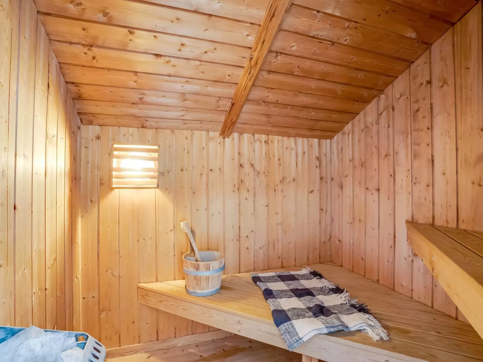 "Guja" - 250m from the sea-Binnen