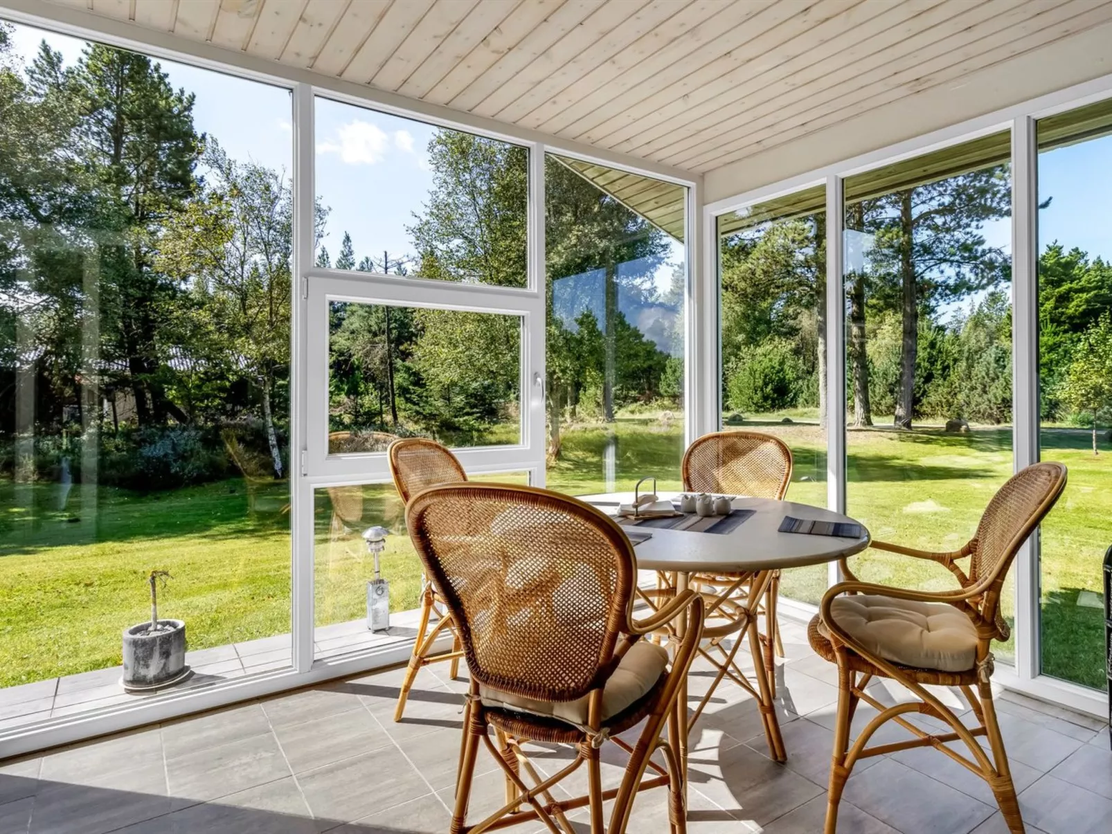 "Fiallar" - 3.2km from the sea-Binnen