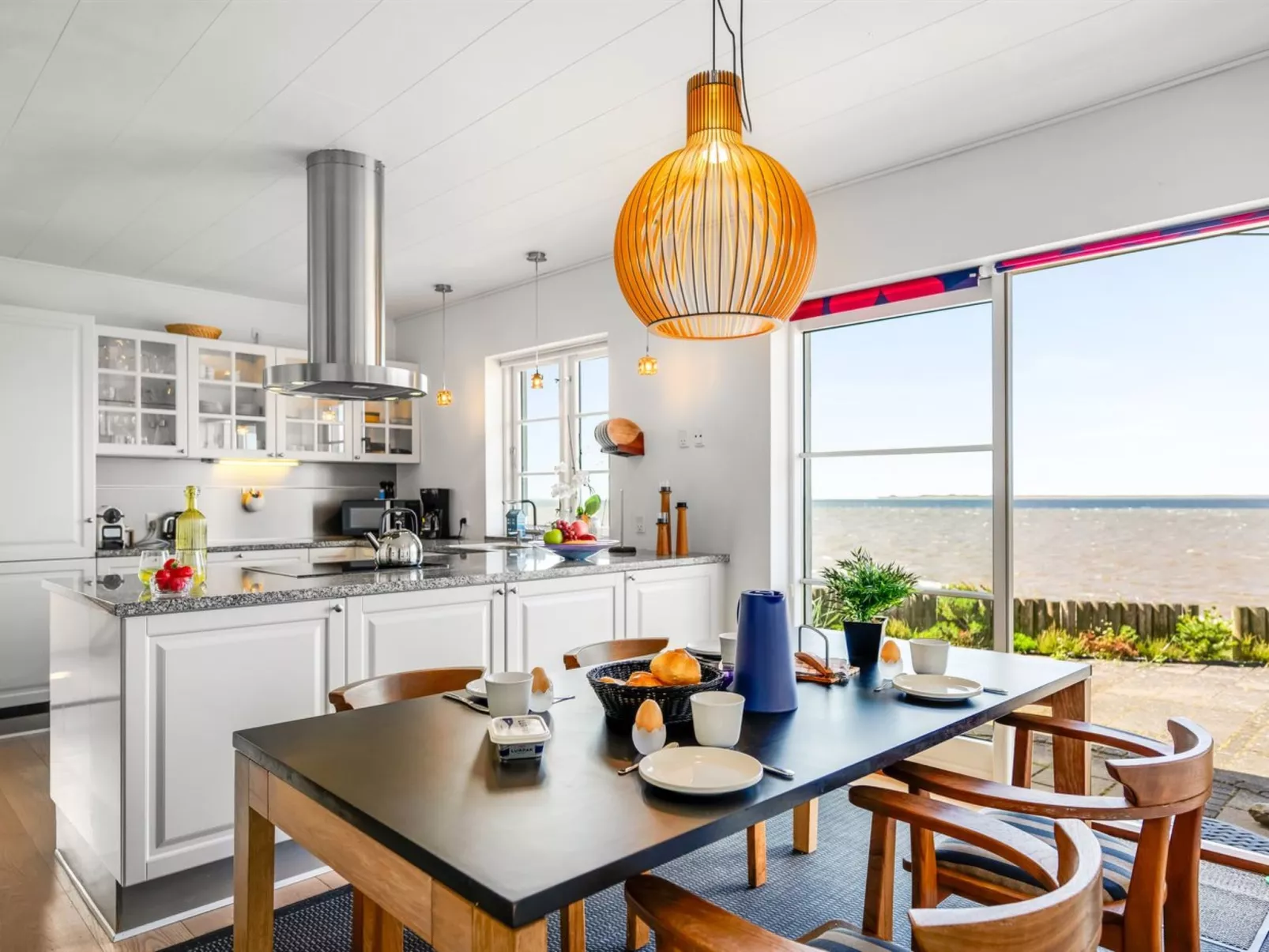 "Evamaria" - 10m from the sea-Binnen