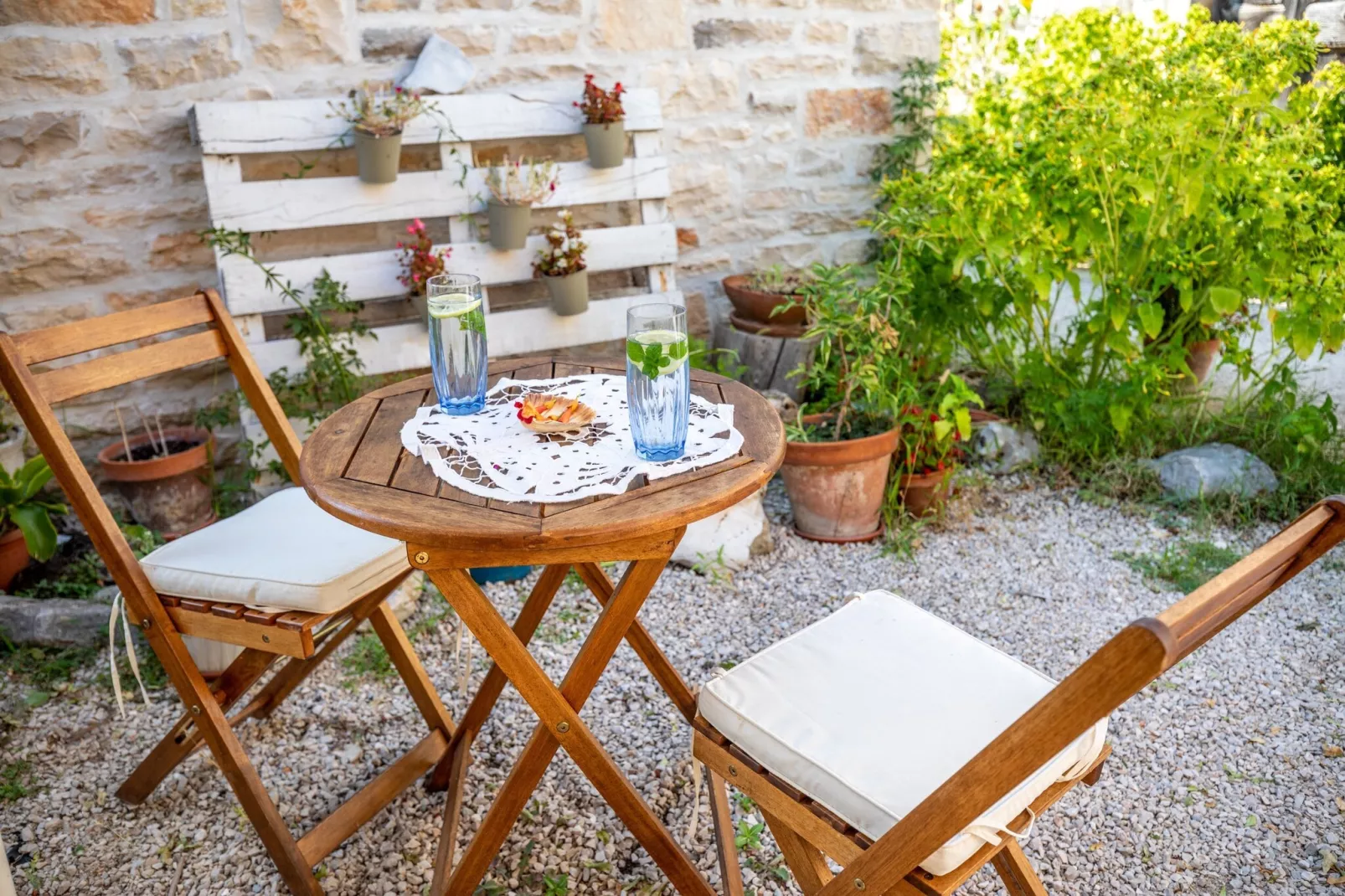 Stone House Harmony -Studio Apartment with Patio and Garden View ( 2 )-Buitenlucht