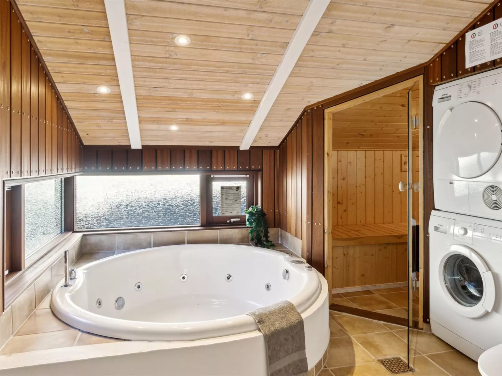 "Mariska" - 100m from the sea-Binnen