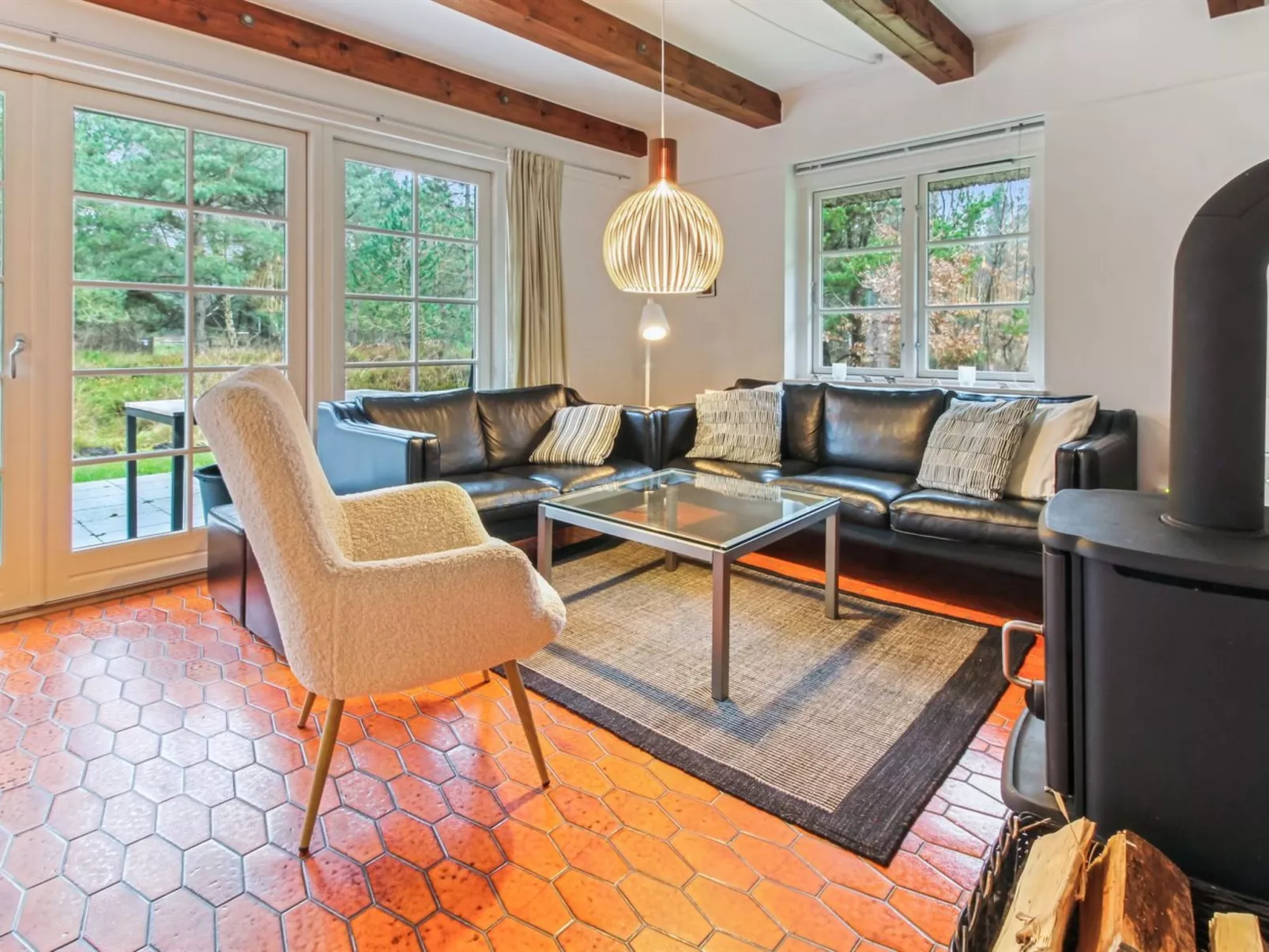 "Einari" - 1.2km from the sea-Binnen