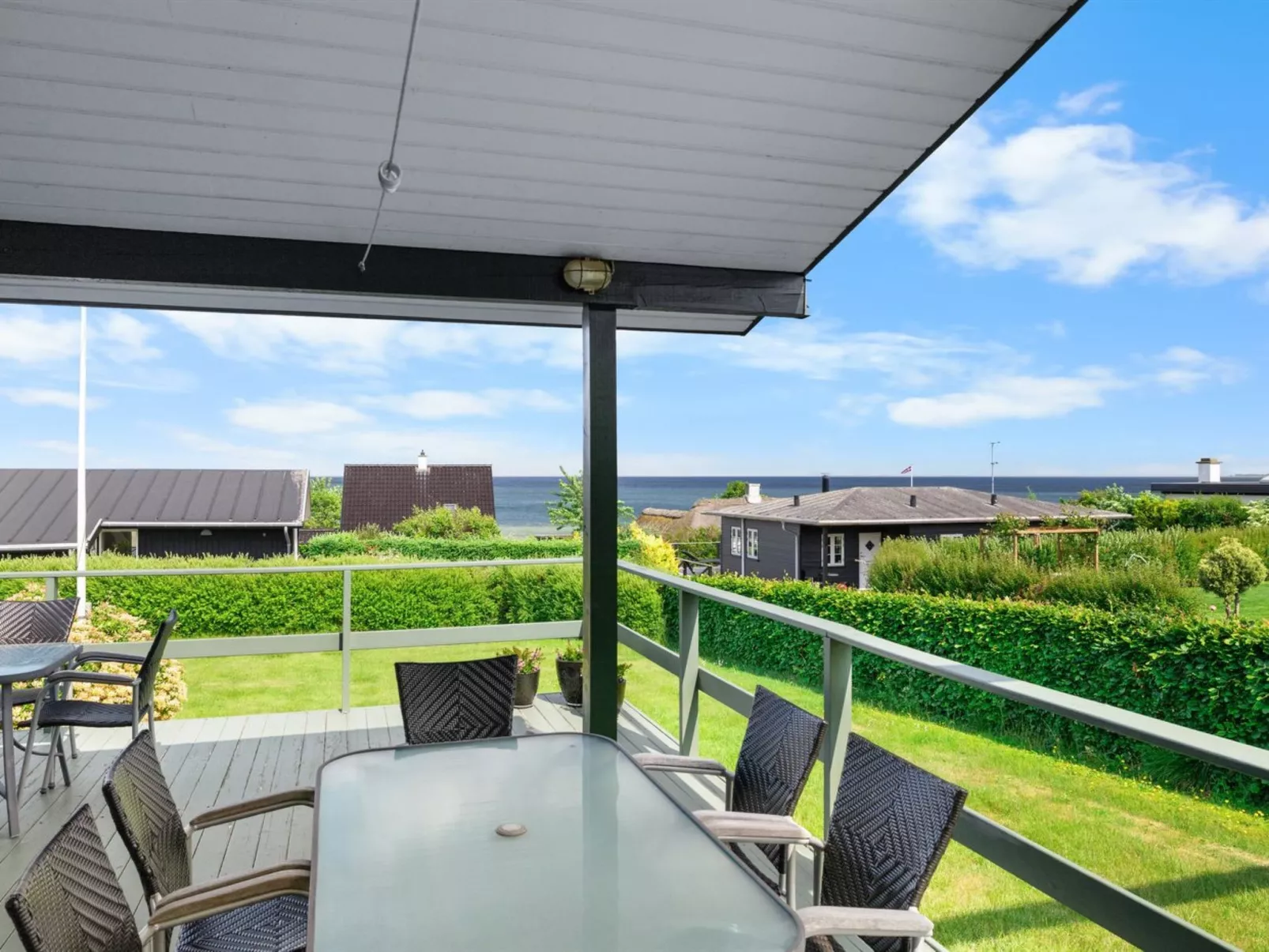 "Slava" - 75m from the sea-Buiten