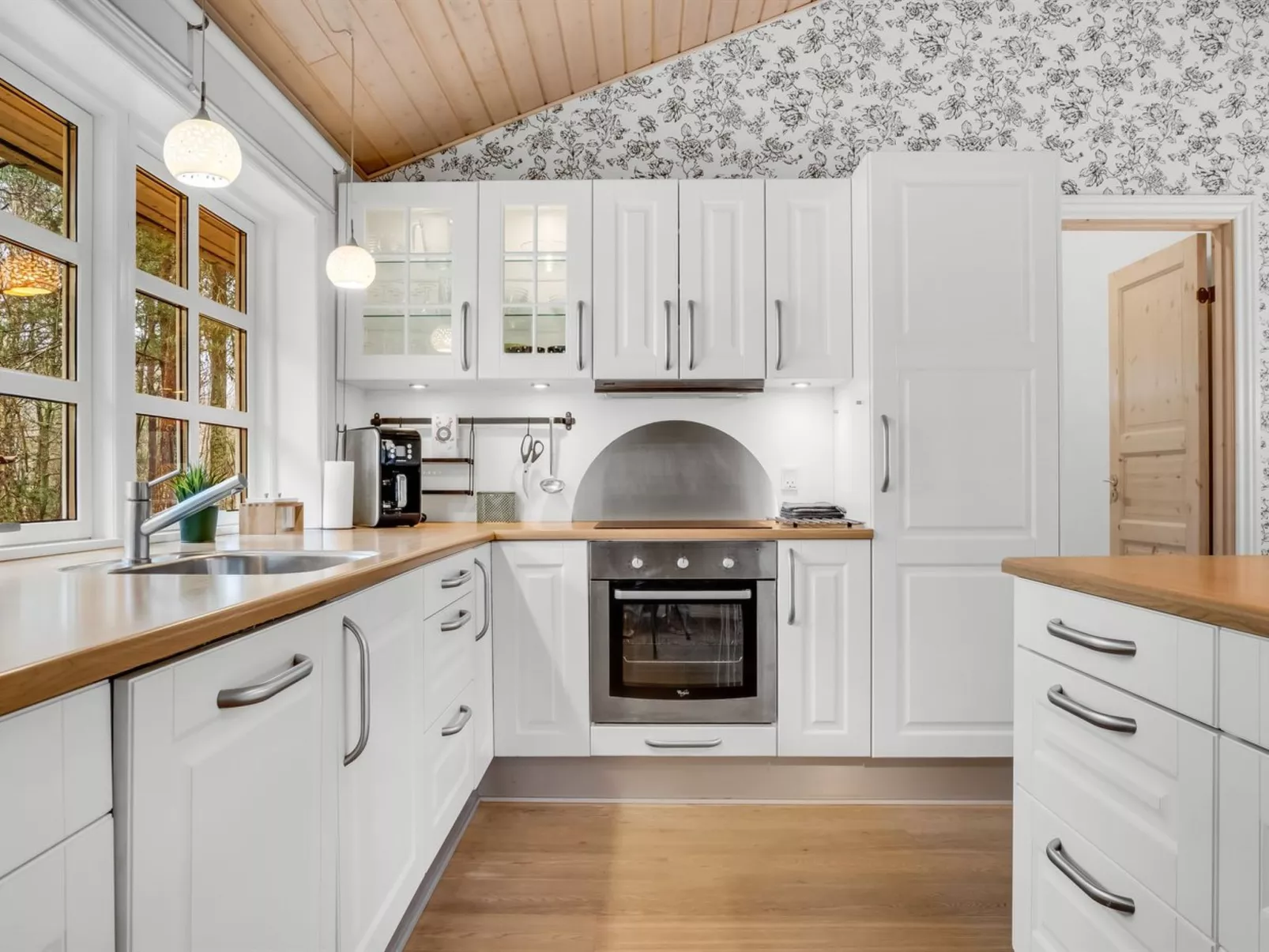 "Eikka" - 1km from the sea-Binnen