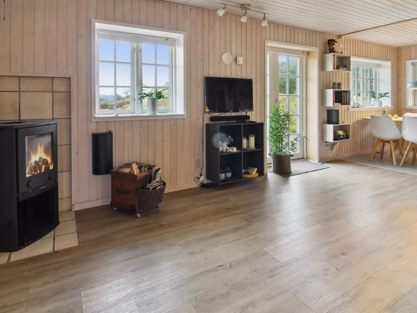 "Uddi" - 1.3km from the sea-Binnen