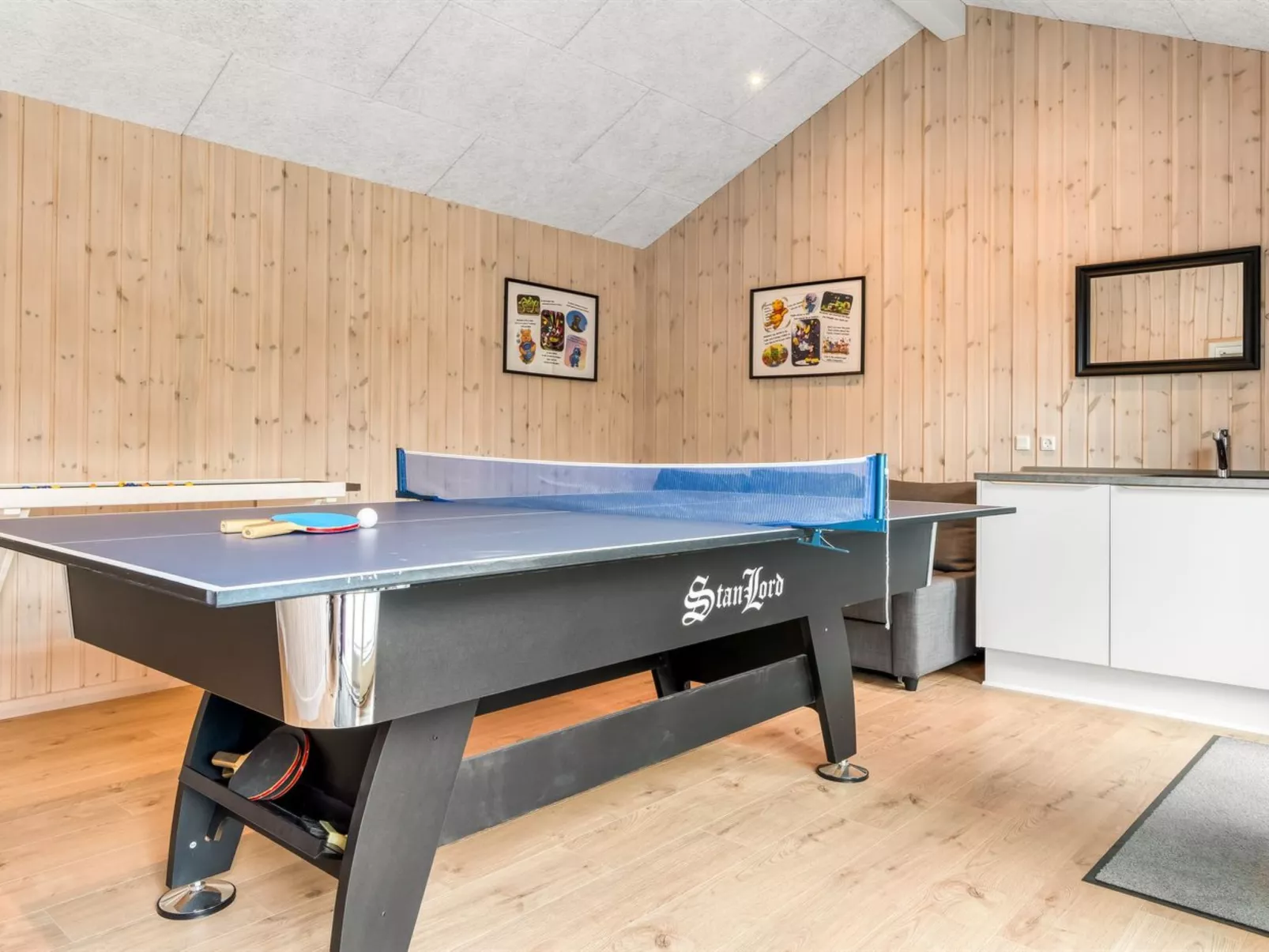 "Frederikke" - 990m from the sea-Binnen