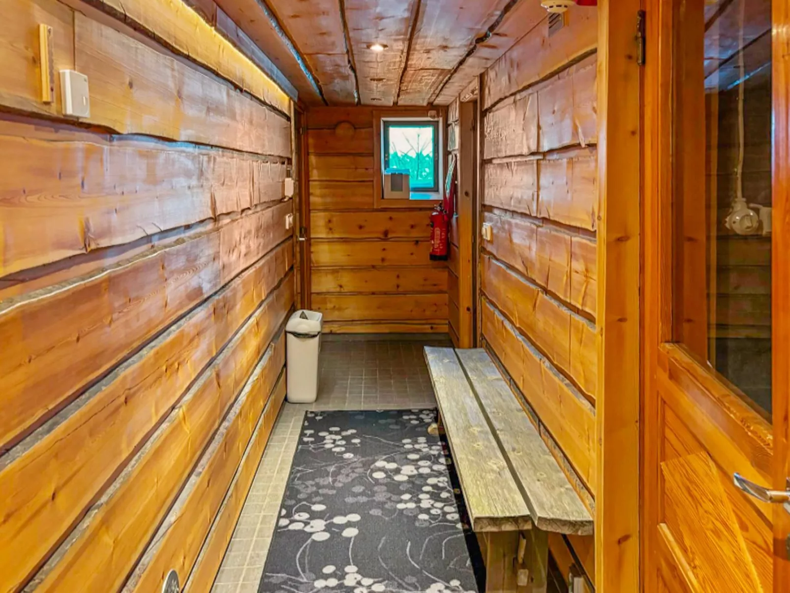 Domnan pirtti-Binnen