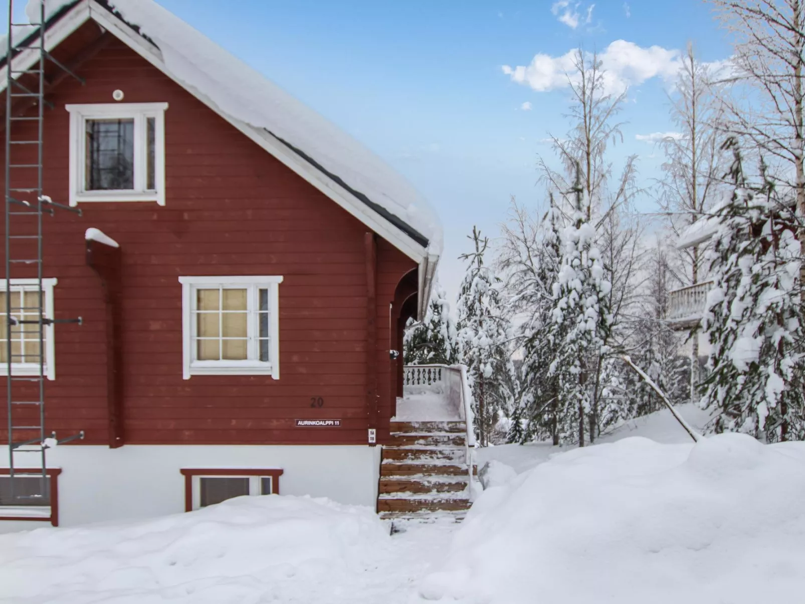 Aurinkoalppi 11a paritalon yläkerta-Binnen