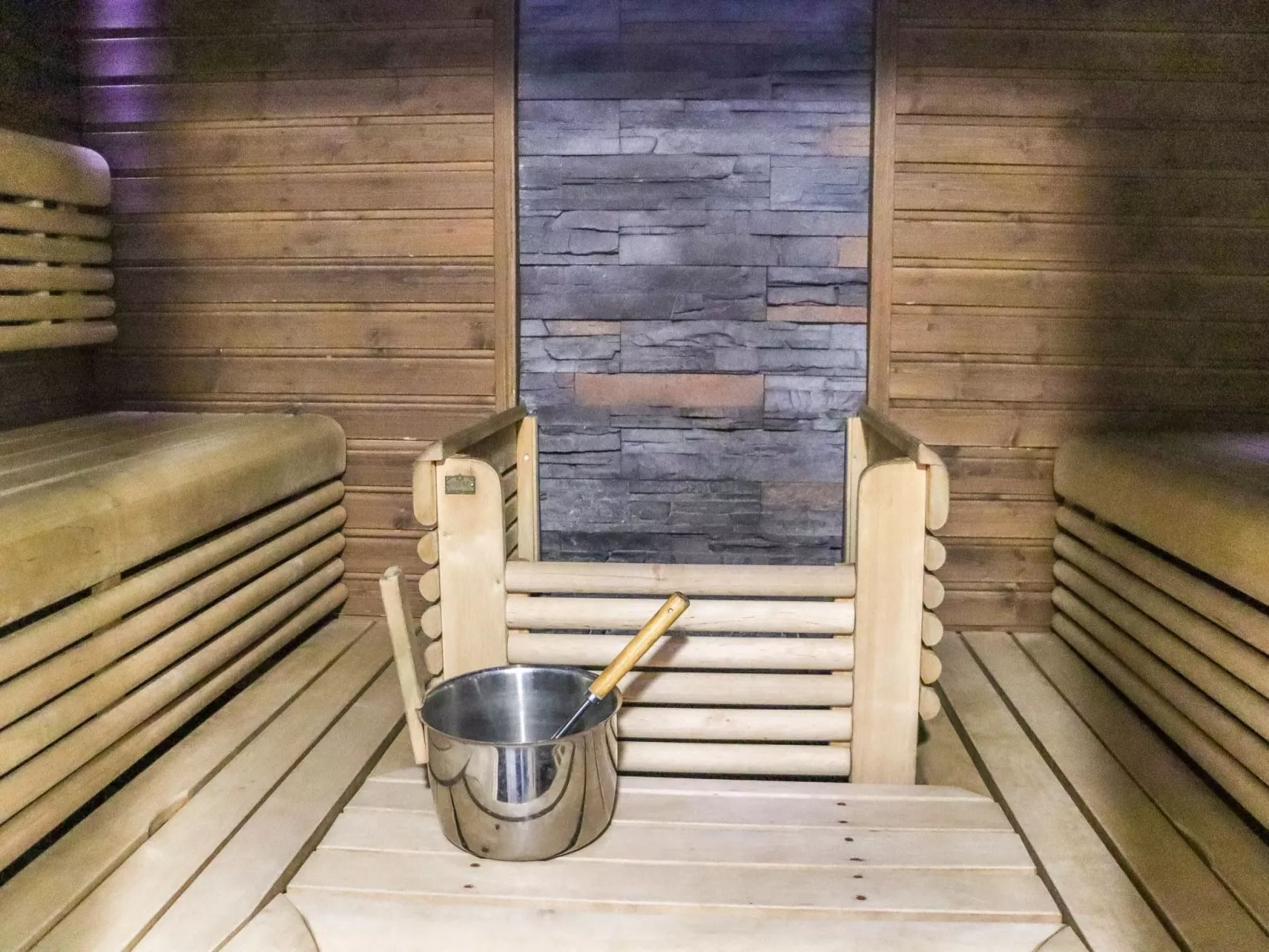 Aurinko-saaga 2 paritalo lasiterassihuon-Binnen