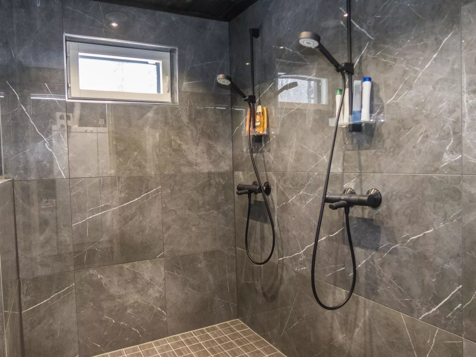 Villa ukkometso-Binnen