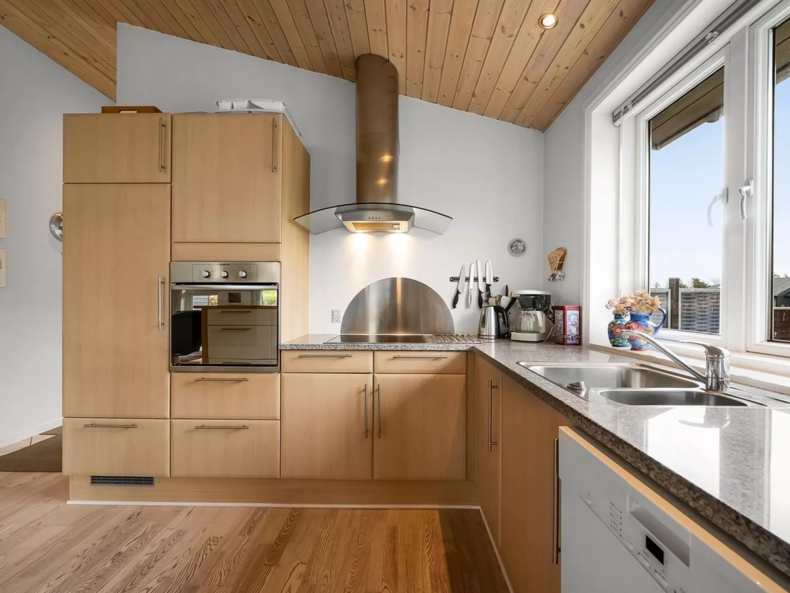 "Gertrud" - 950m to the fjord-Binnen