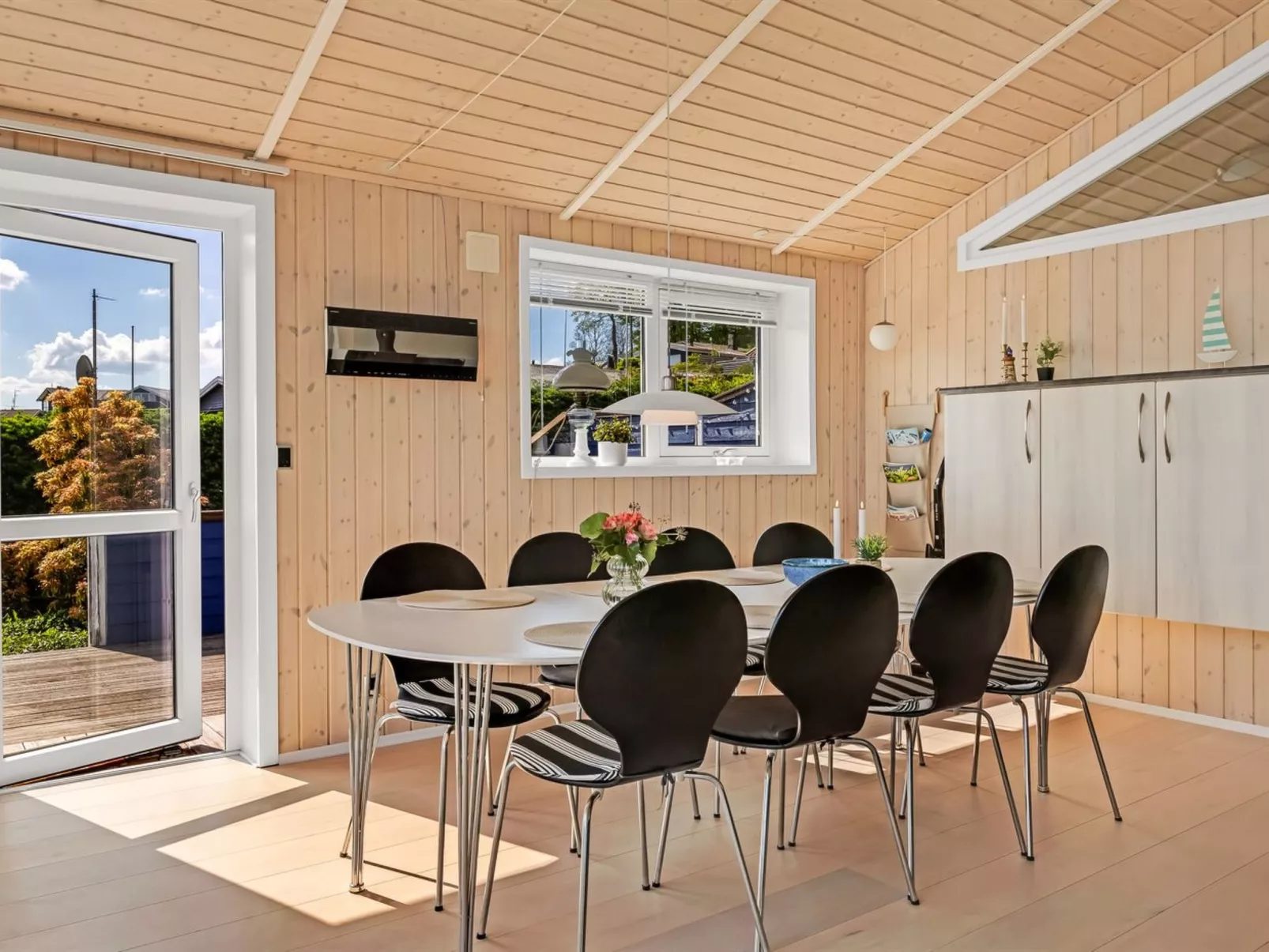 "Jelke" - 500m from the sea-Binnen