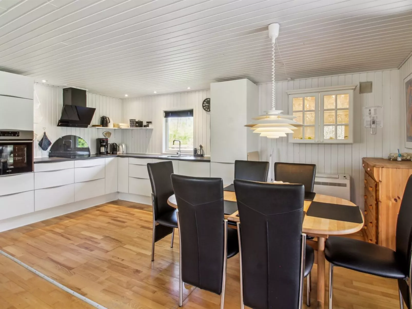 "Alia" - 30km from the sea-Binnen