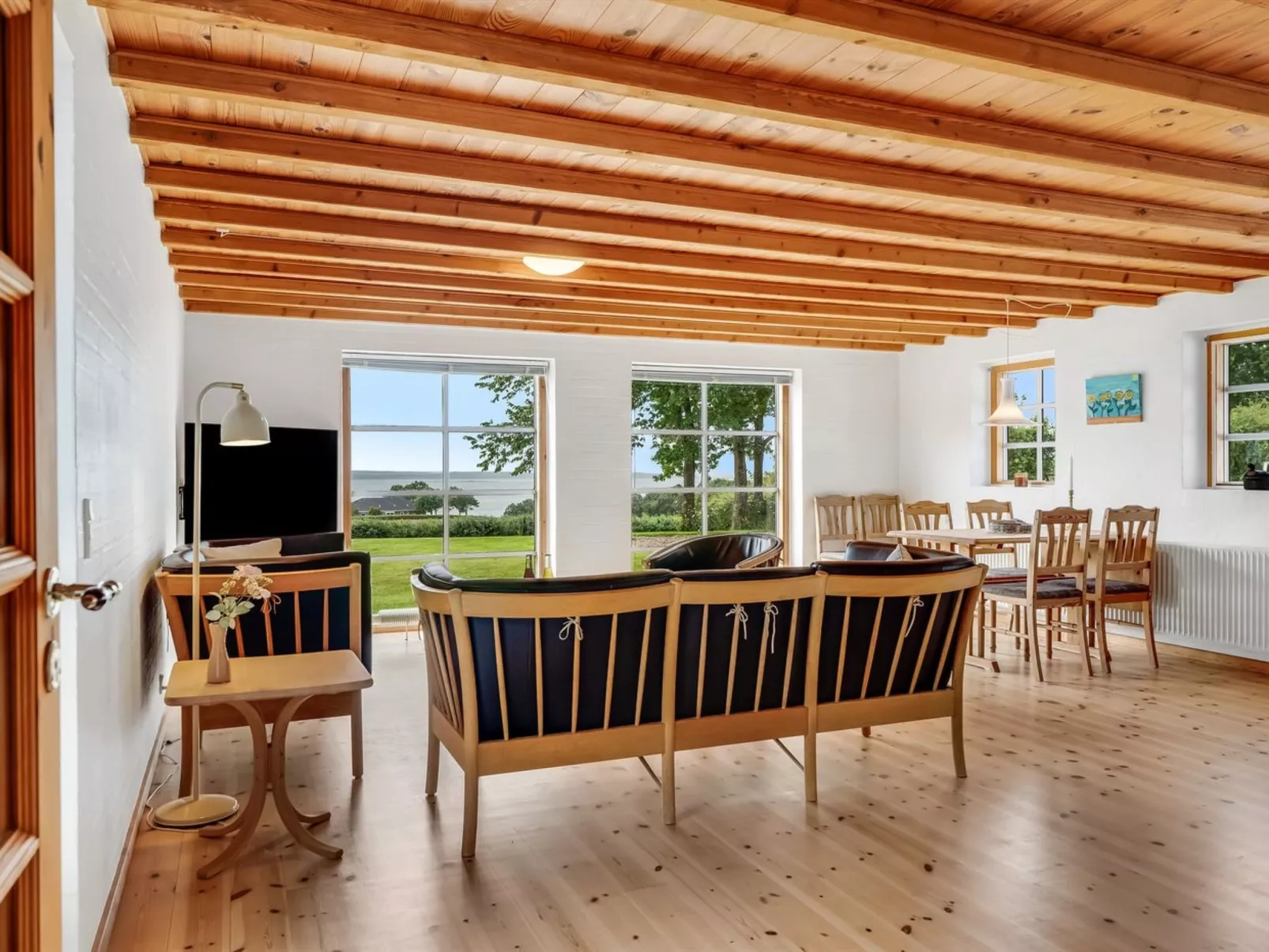 "Åsta" - 400m to the fjord-Binnen