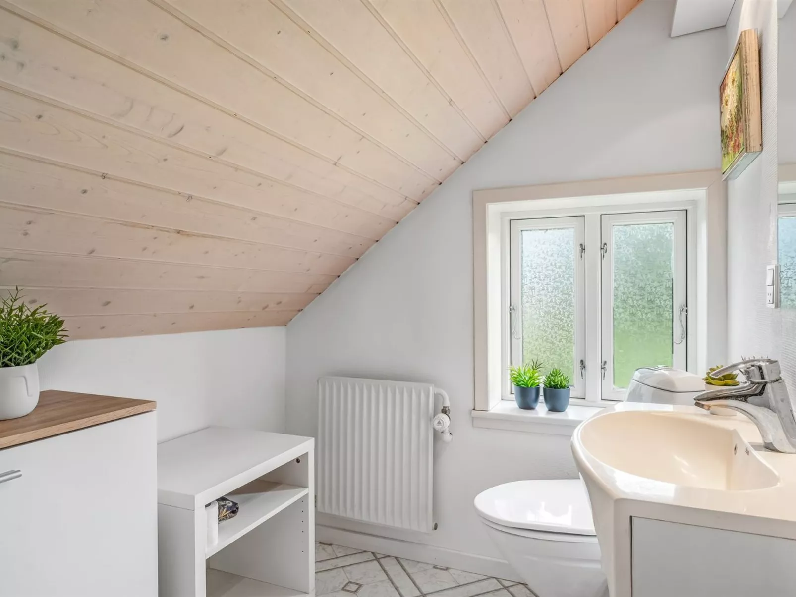 "Elza" - 2.5km from the sea-Binnen