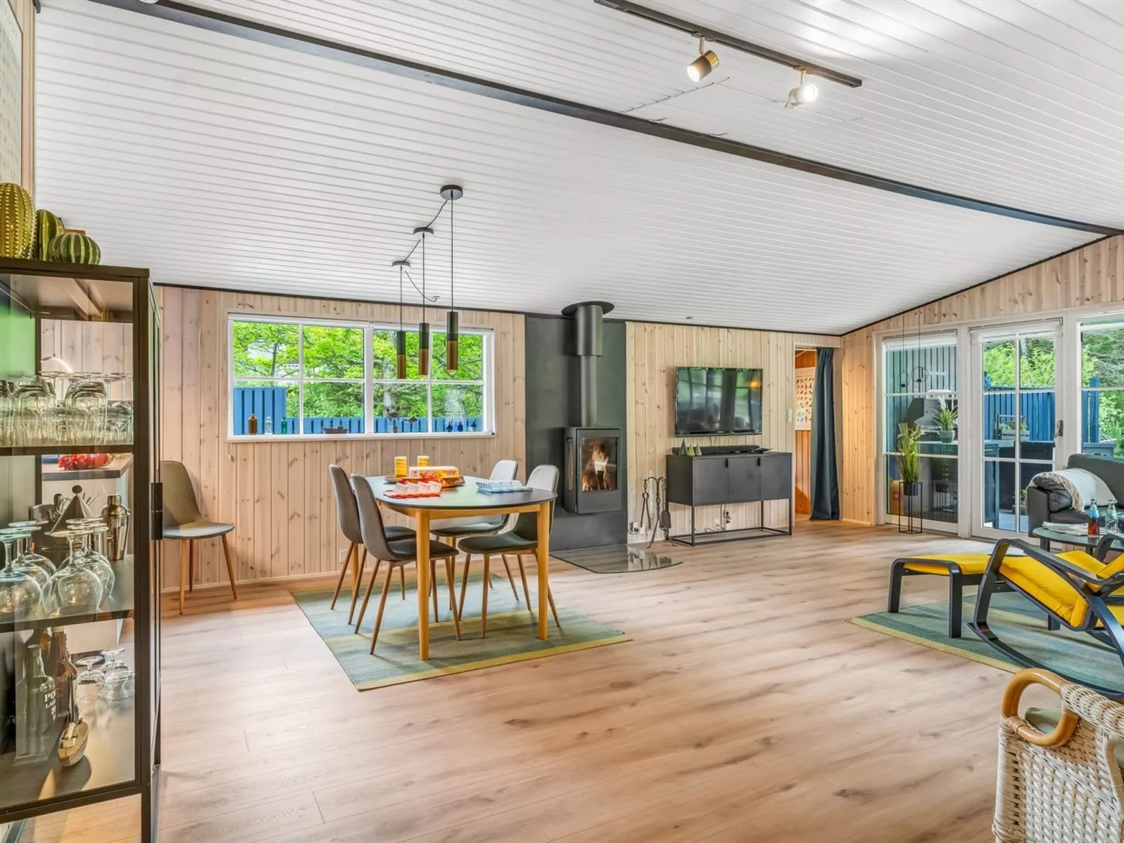 "Emelrik" - 2km from the sea-Binnen