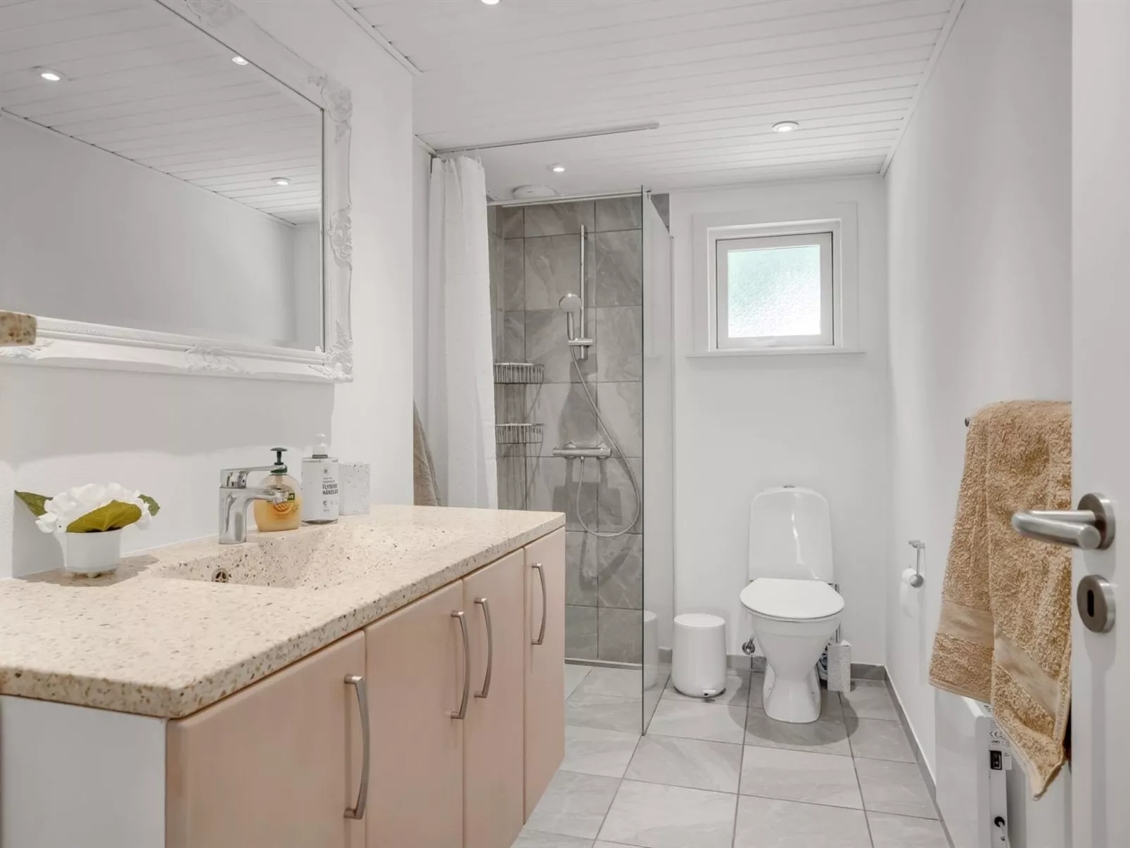 "Tellervo" -  from the sea-Binnen