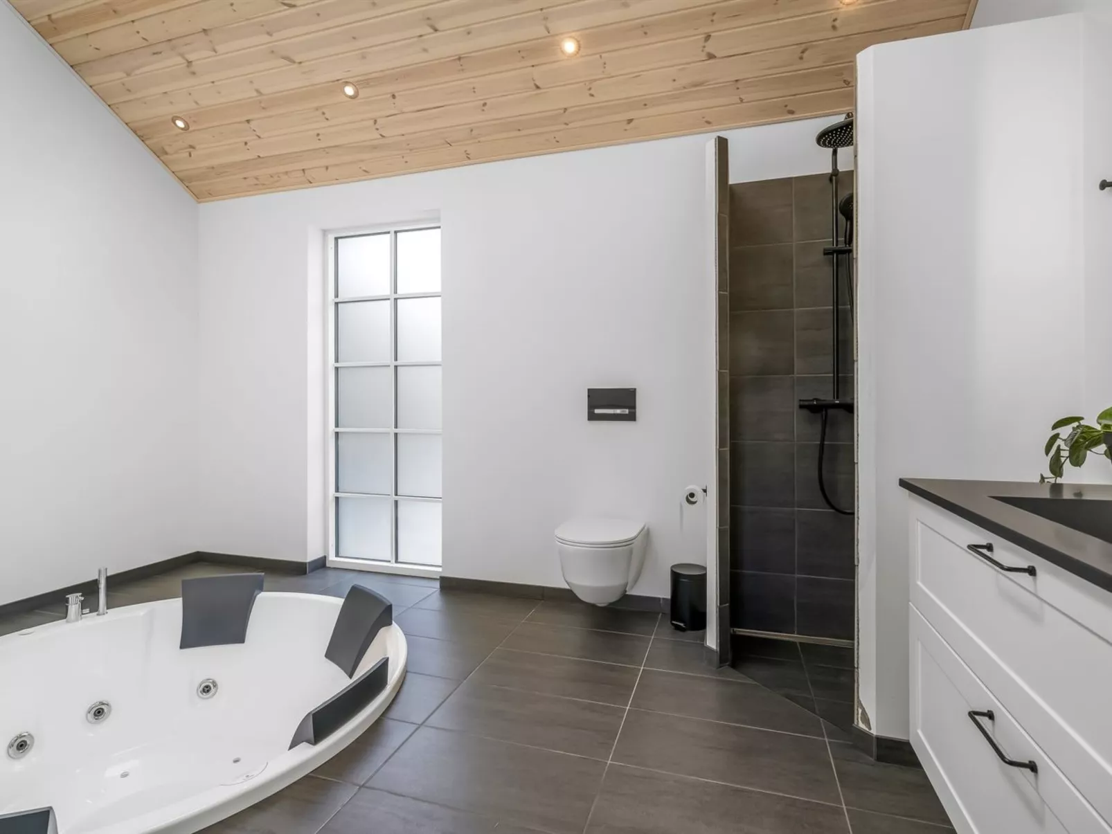 "Osa" -  from the sea-Binnen