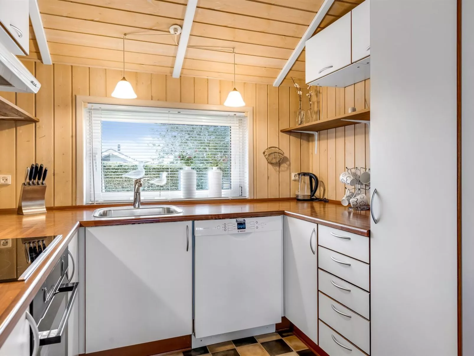 "Trifun" - 300m from the sea-Binnen