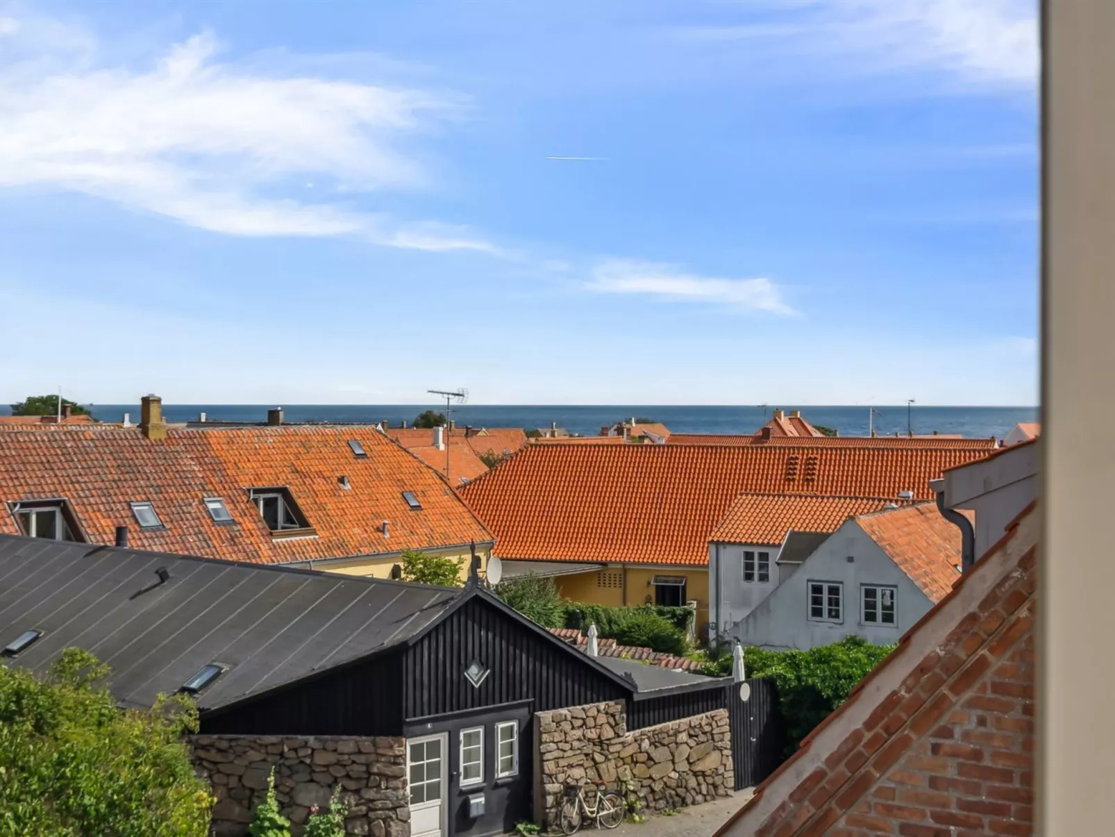 "Habbo" - 300m from the sea-Buiten