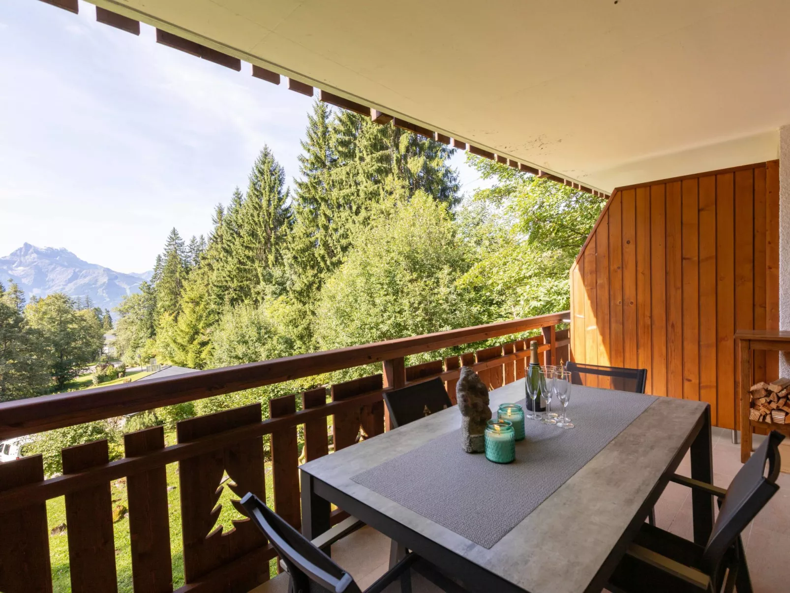 Les Hespérides 2-Buiten