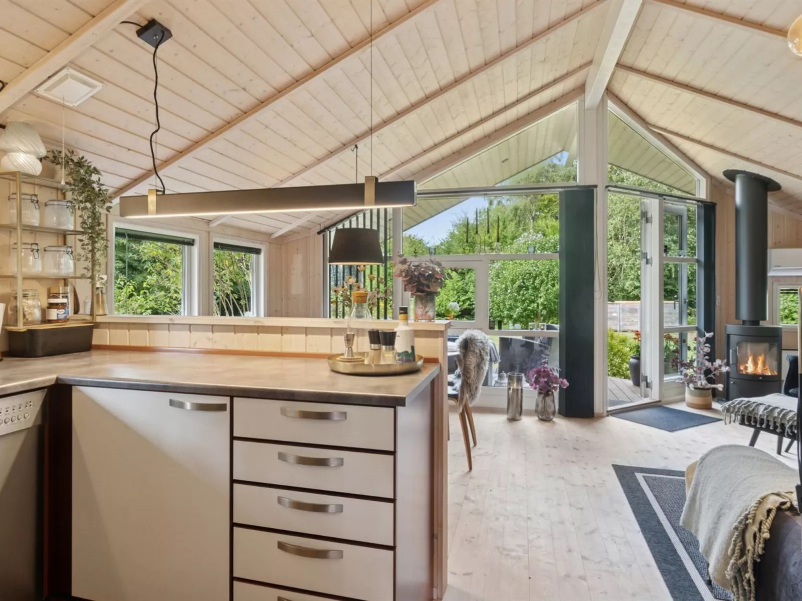 "Emelita" - 175m from the sea-Binnen