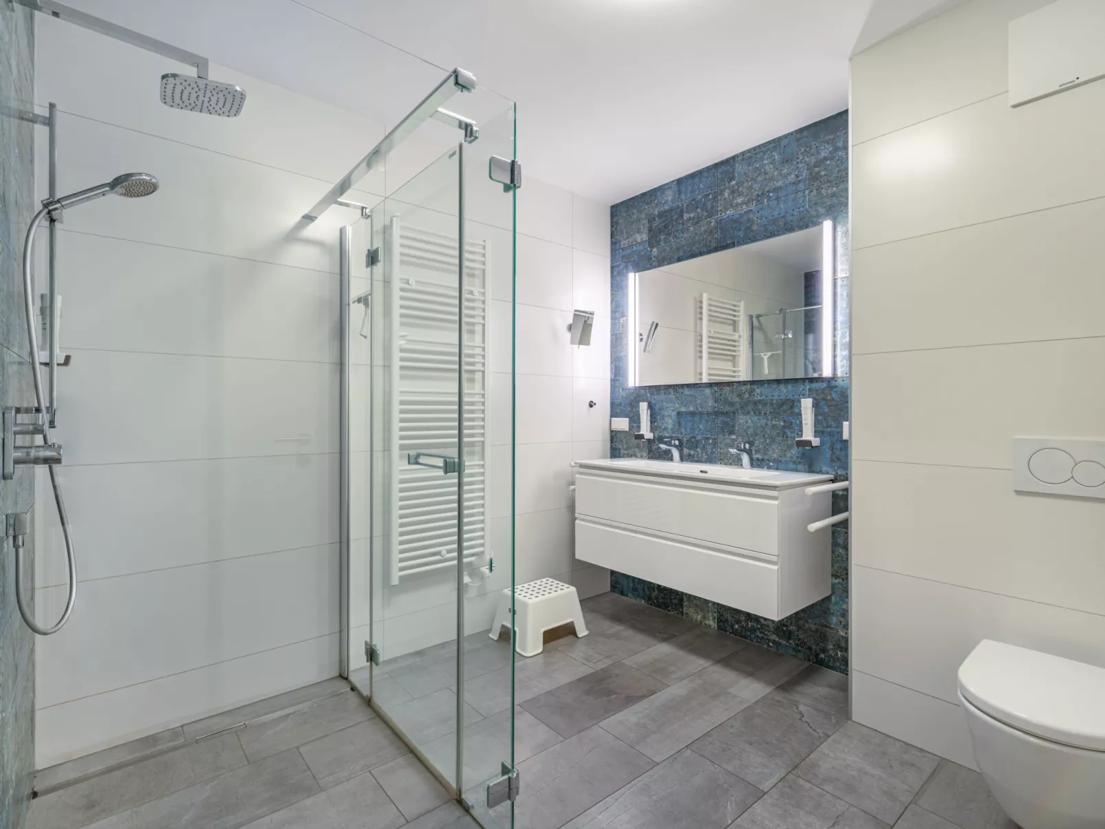 Top 5 Alpe maritima Seeblick+Bergkulisse-Binnen