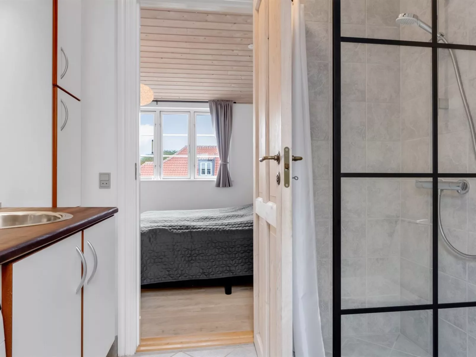 "Edel" - 250m from the sea-Binnen