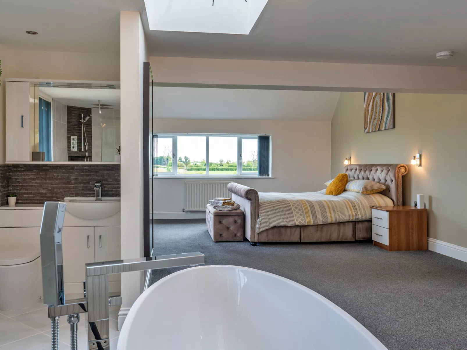 Stone Bow Farmhouse-Binnen